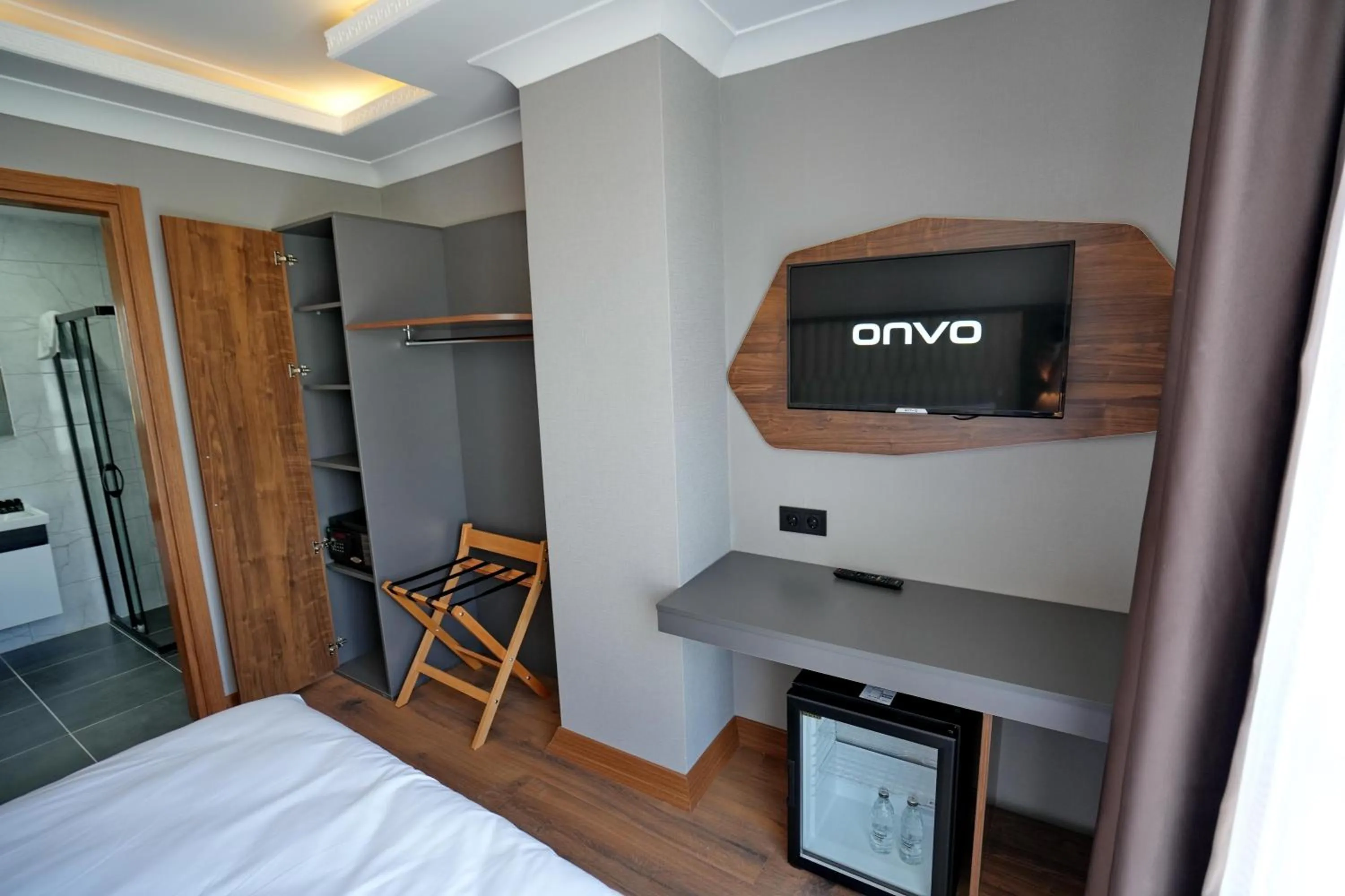 TV and multimedia, Bed in Shelton Airport Hotel