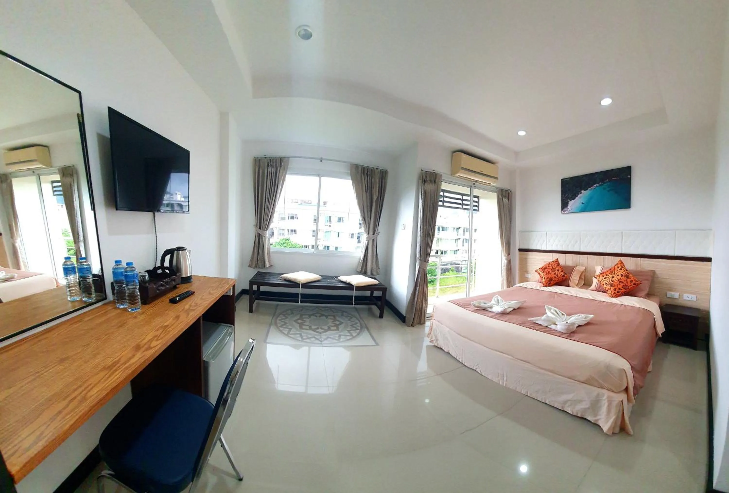 Bedroom, Bed in At Home Hotel