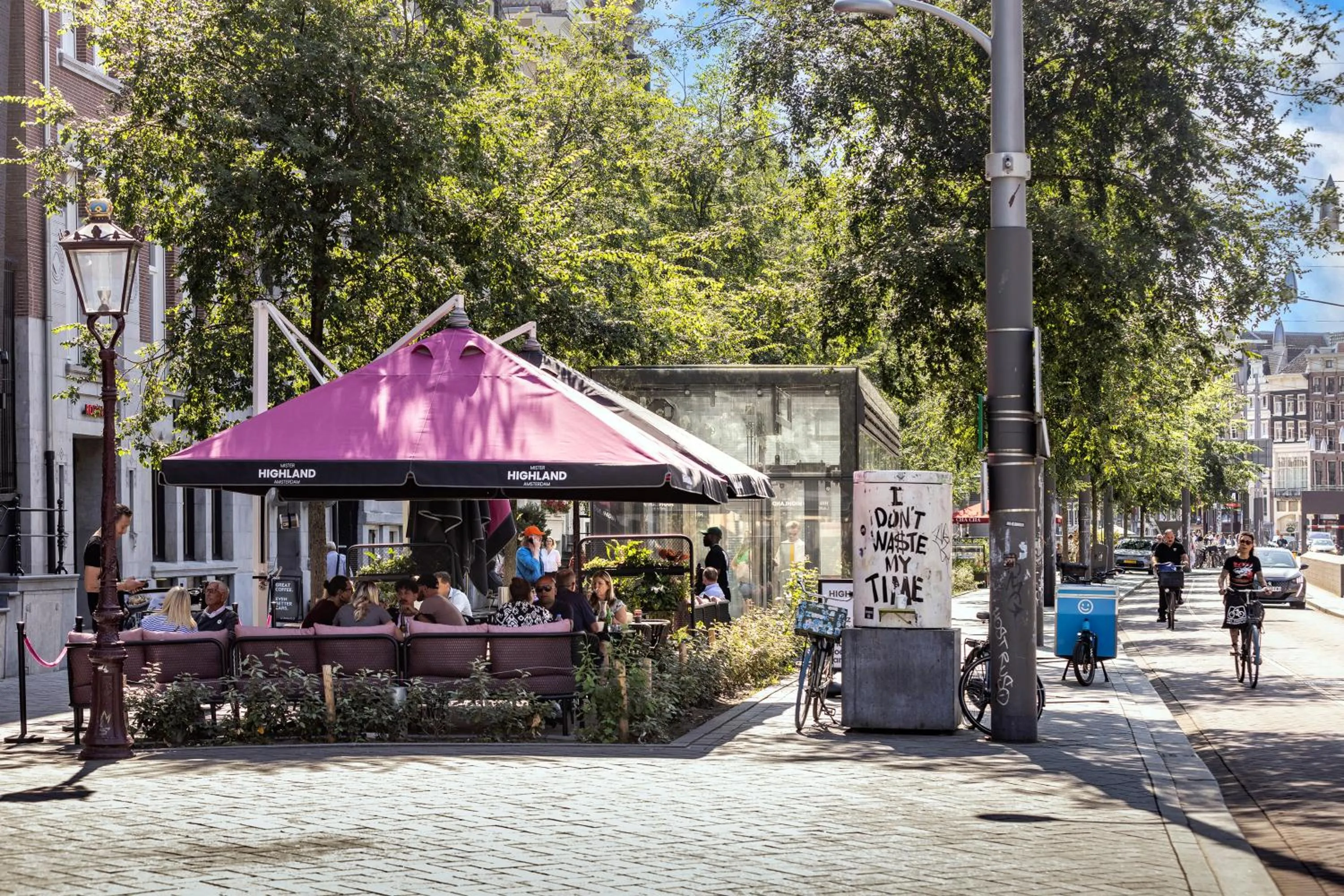 Restaurant/places to eat in Mister Highland Hotel