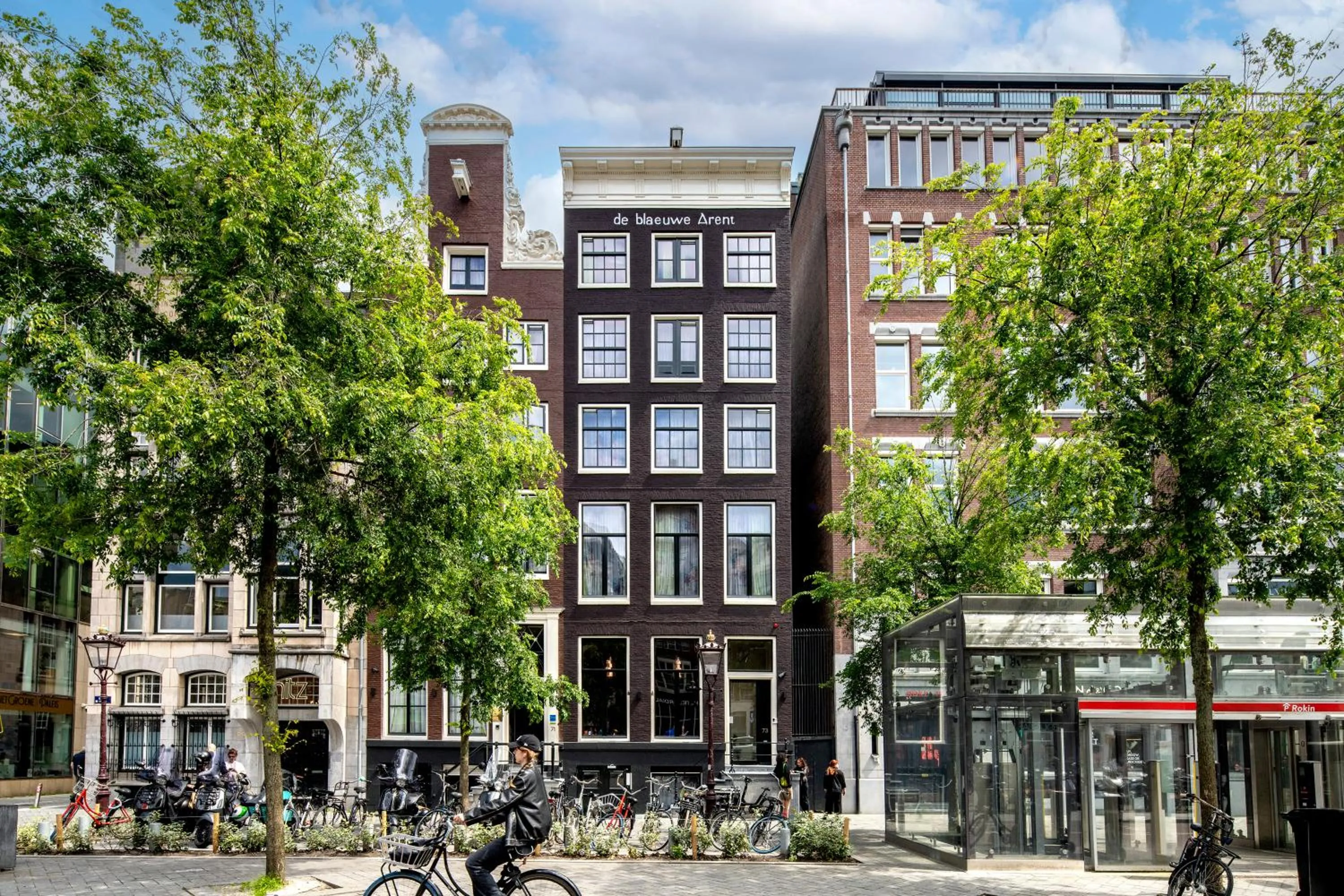 Property building in Mister Highland Hotel