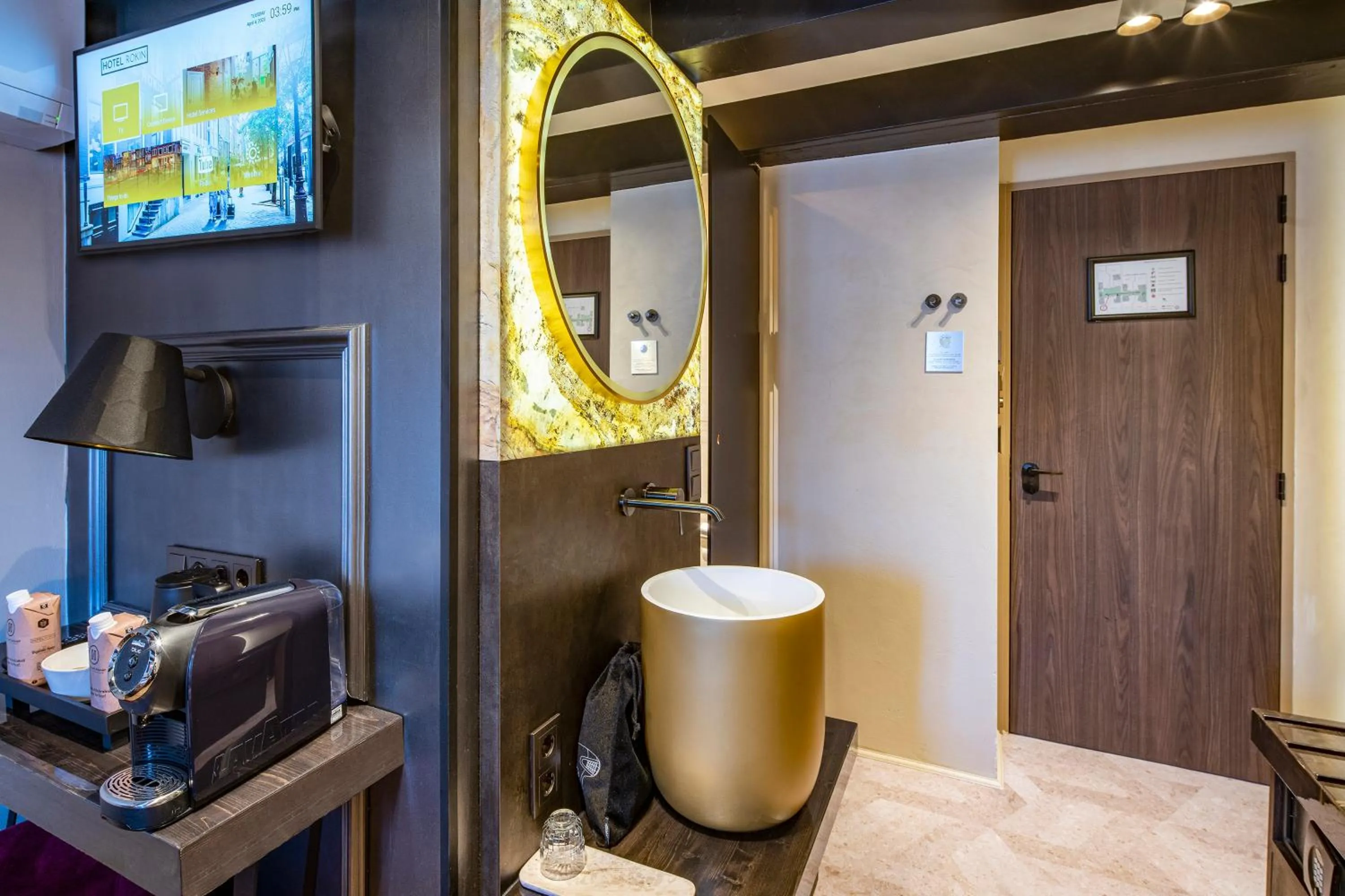 Photo of the whole room in Mister Highland Hotel