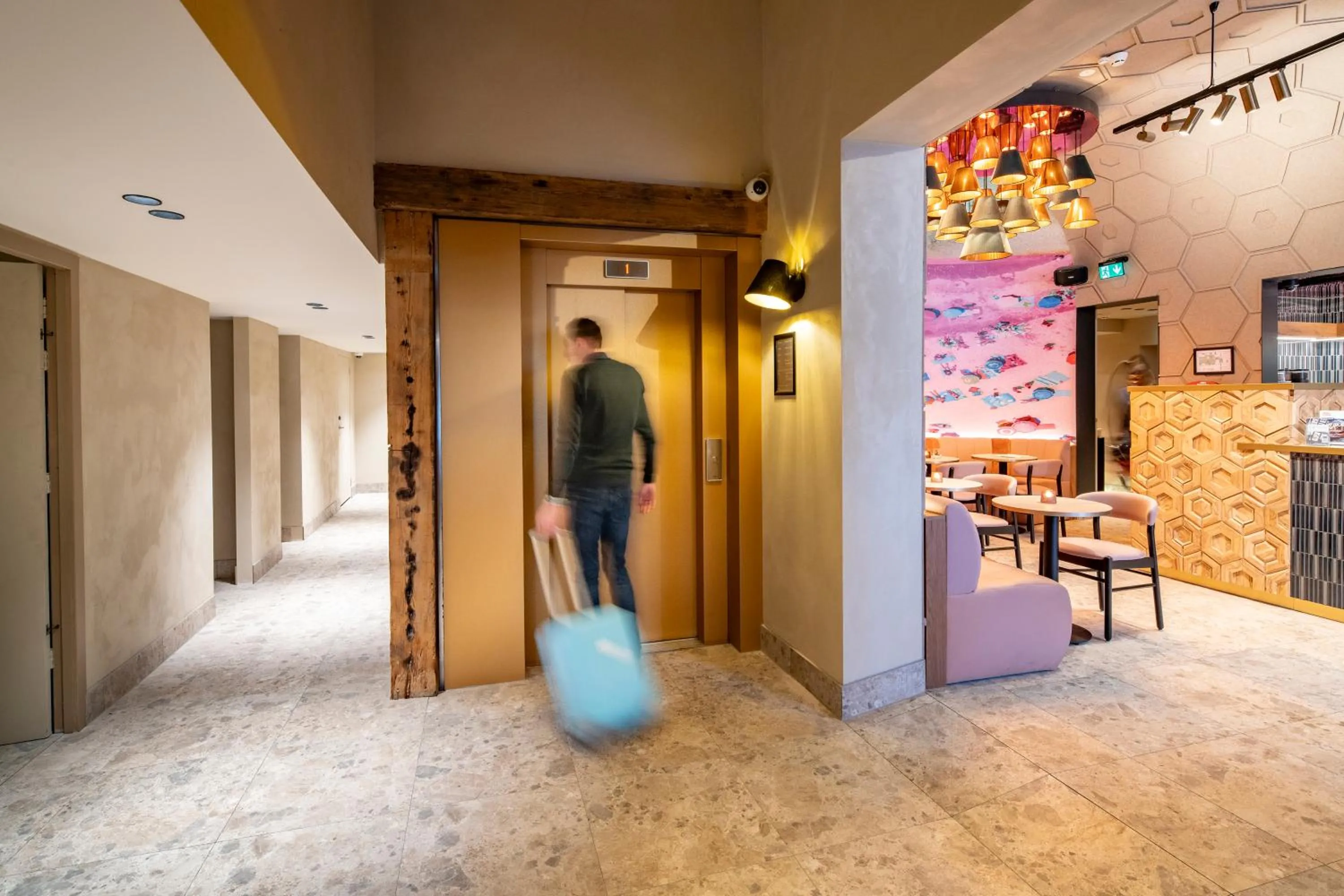 Lobby or reception in Mister Highland Hotel