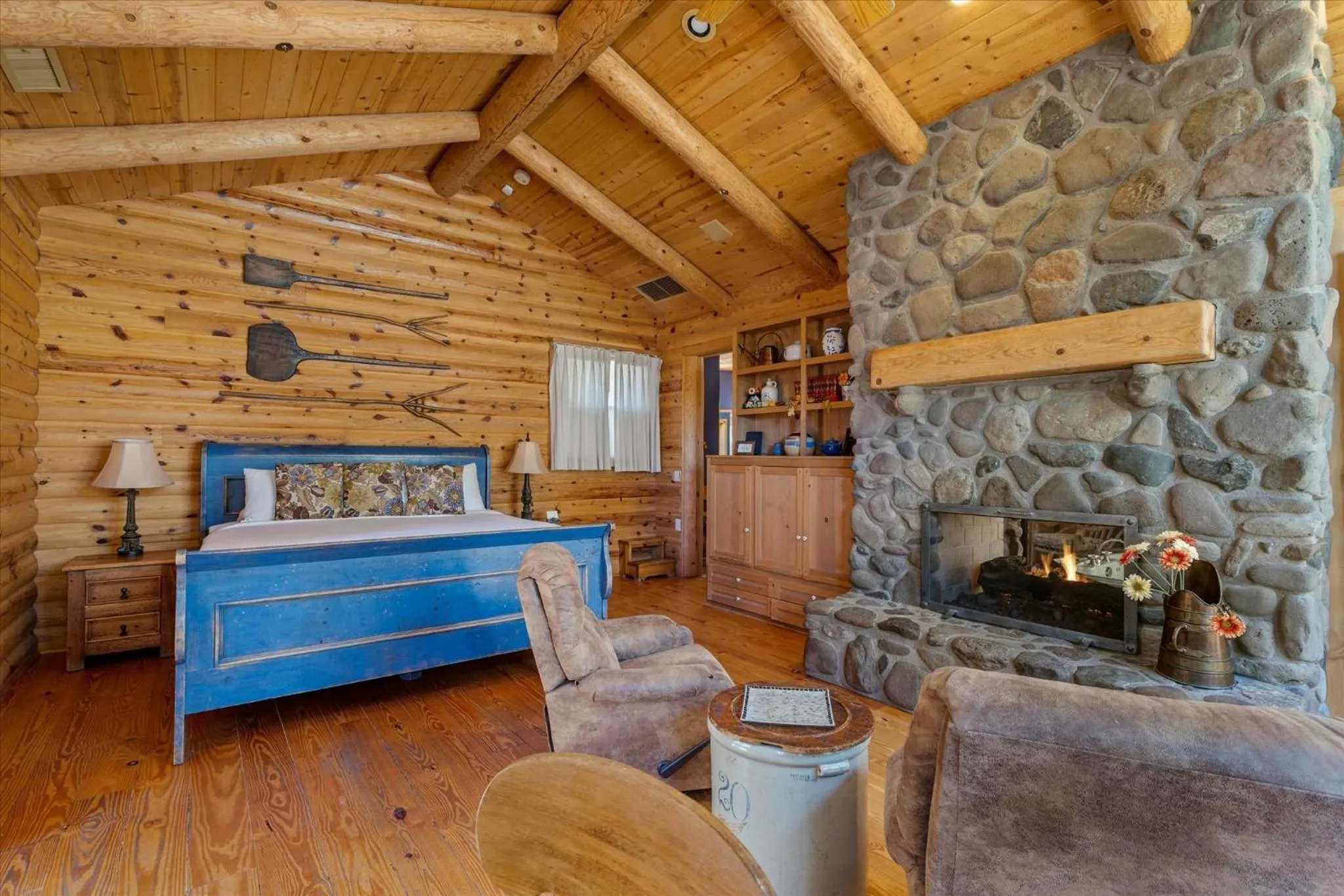 Bedroom, Bed in Adobe Village Inn Estate estate