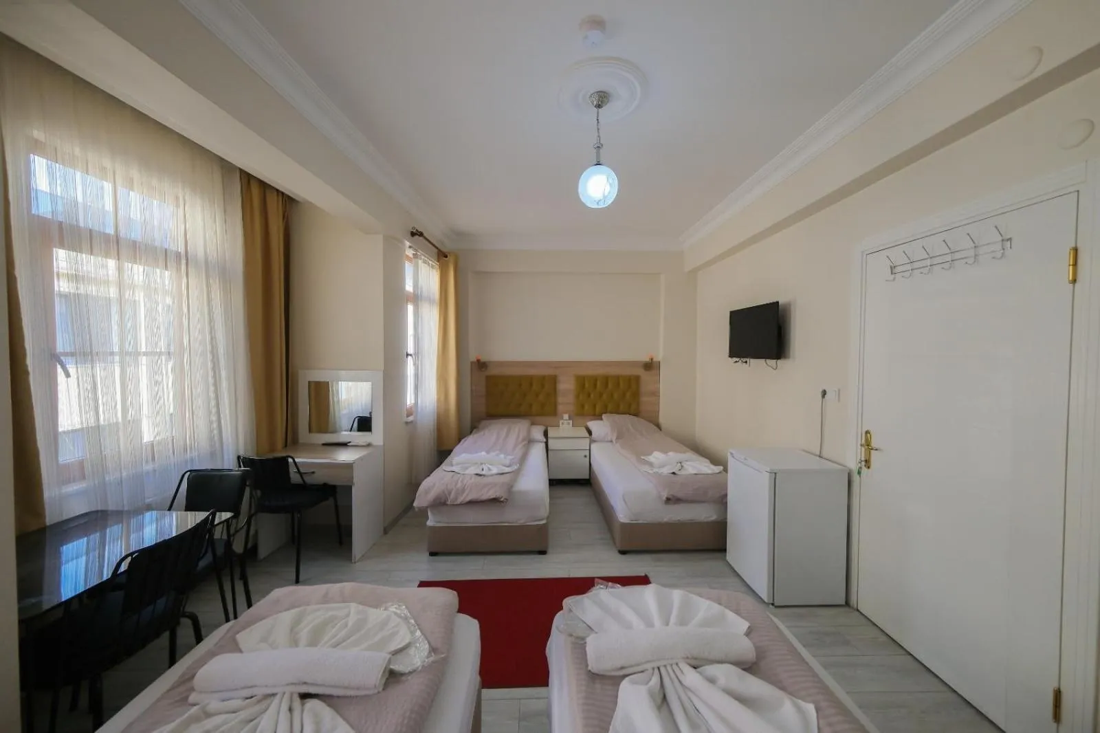 Photo of the whole room, Bed in Halil Bey Konağı