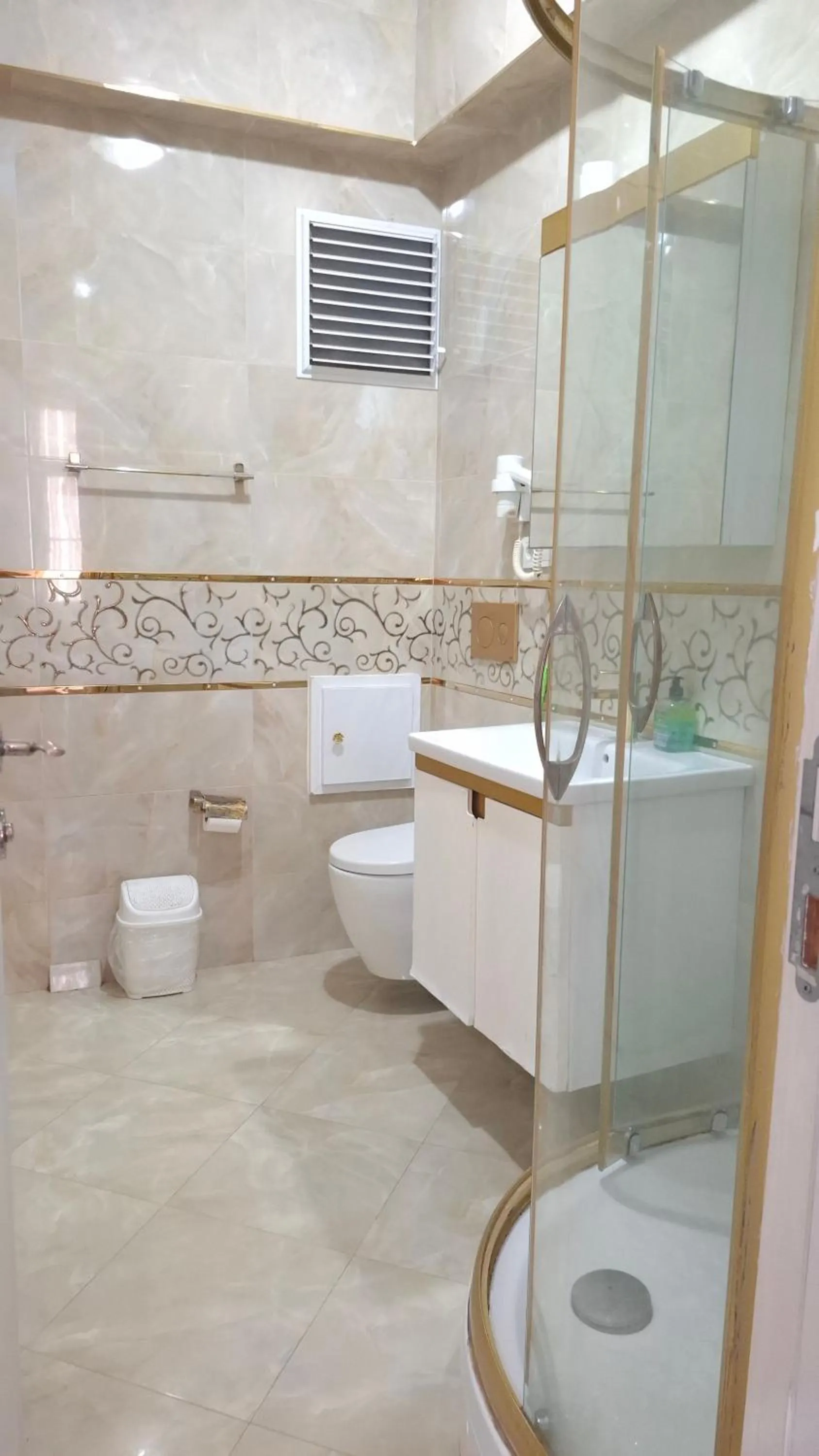 Shower in Halil Bey Konağı