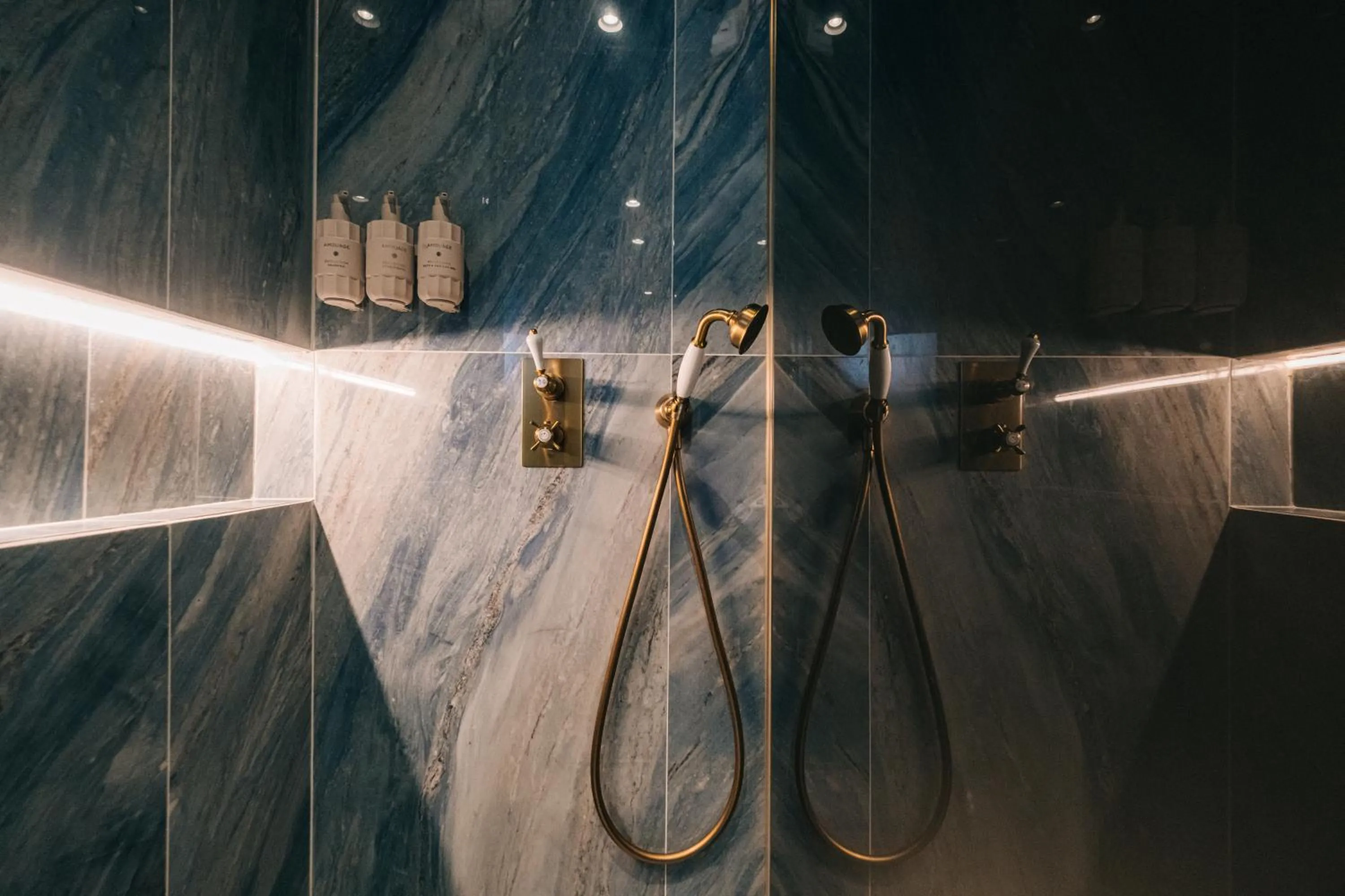 Shower in MS Collection Aveiro - Palacete Valdemouro