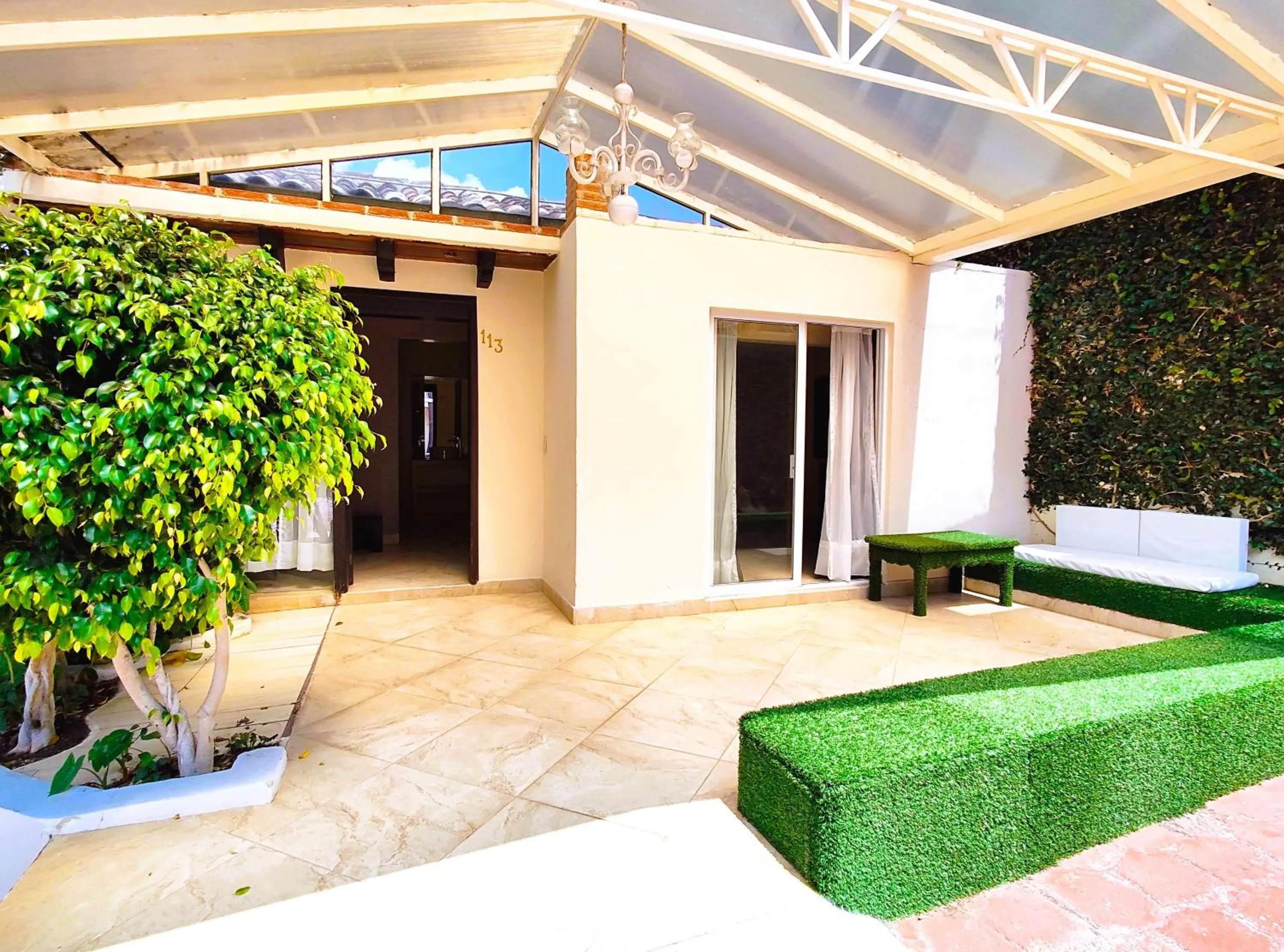 Swimming Pool in Hotel Jardines Centro