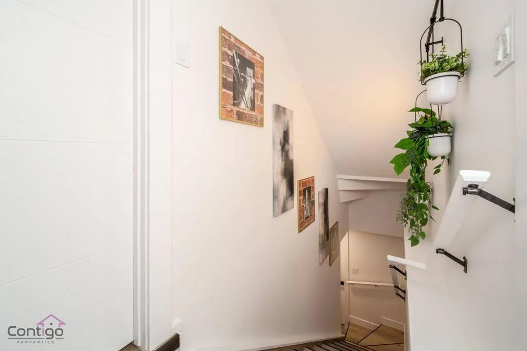 Facade/entrance in Luxe New York Style Bsmt Suite, Near DT & WEM, King Bed, WiFi