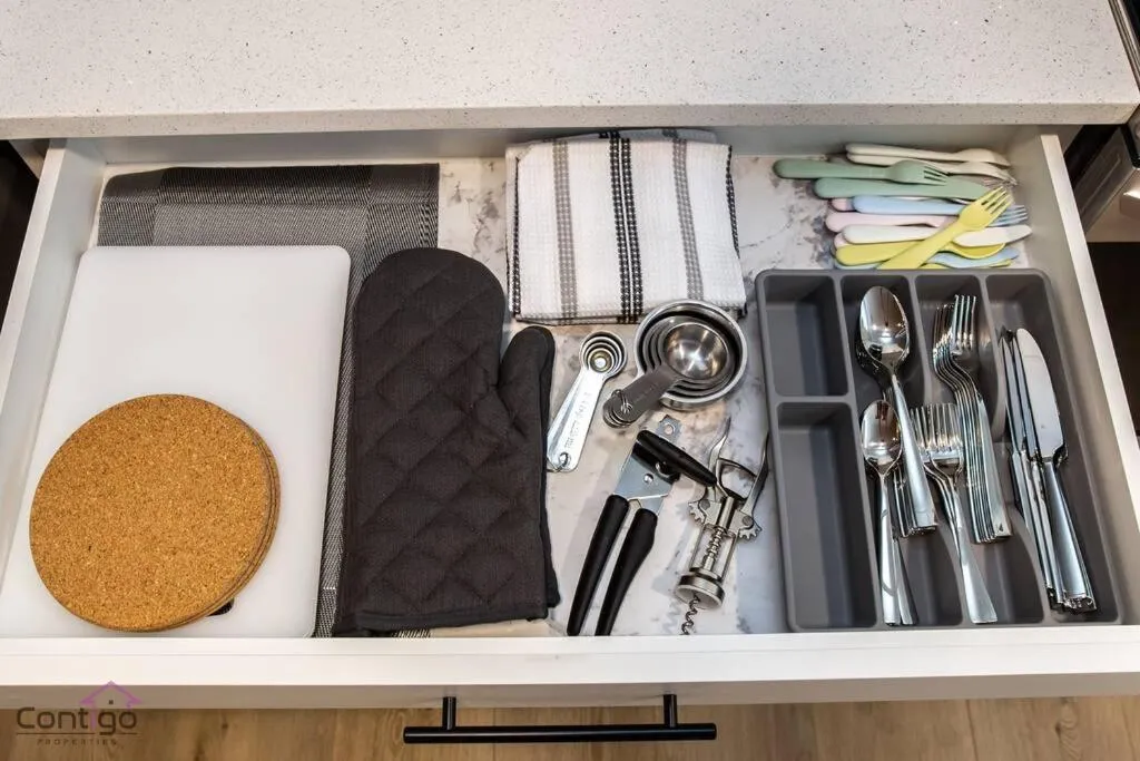 Kitchen or kitchenette in Luxe New York Style Bsmt Suite, Near DT & WEM, King Bed, WiFi