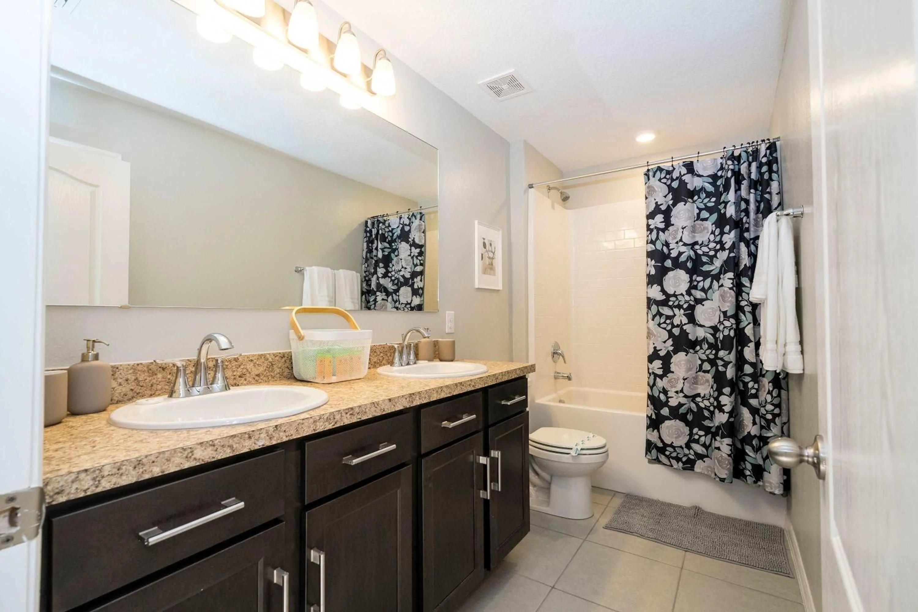 Stunning 3Bd Close to Disney at Fiesta Key 4764