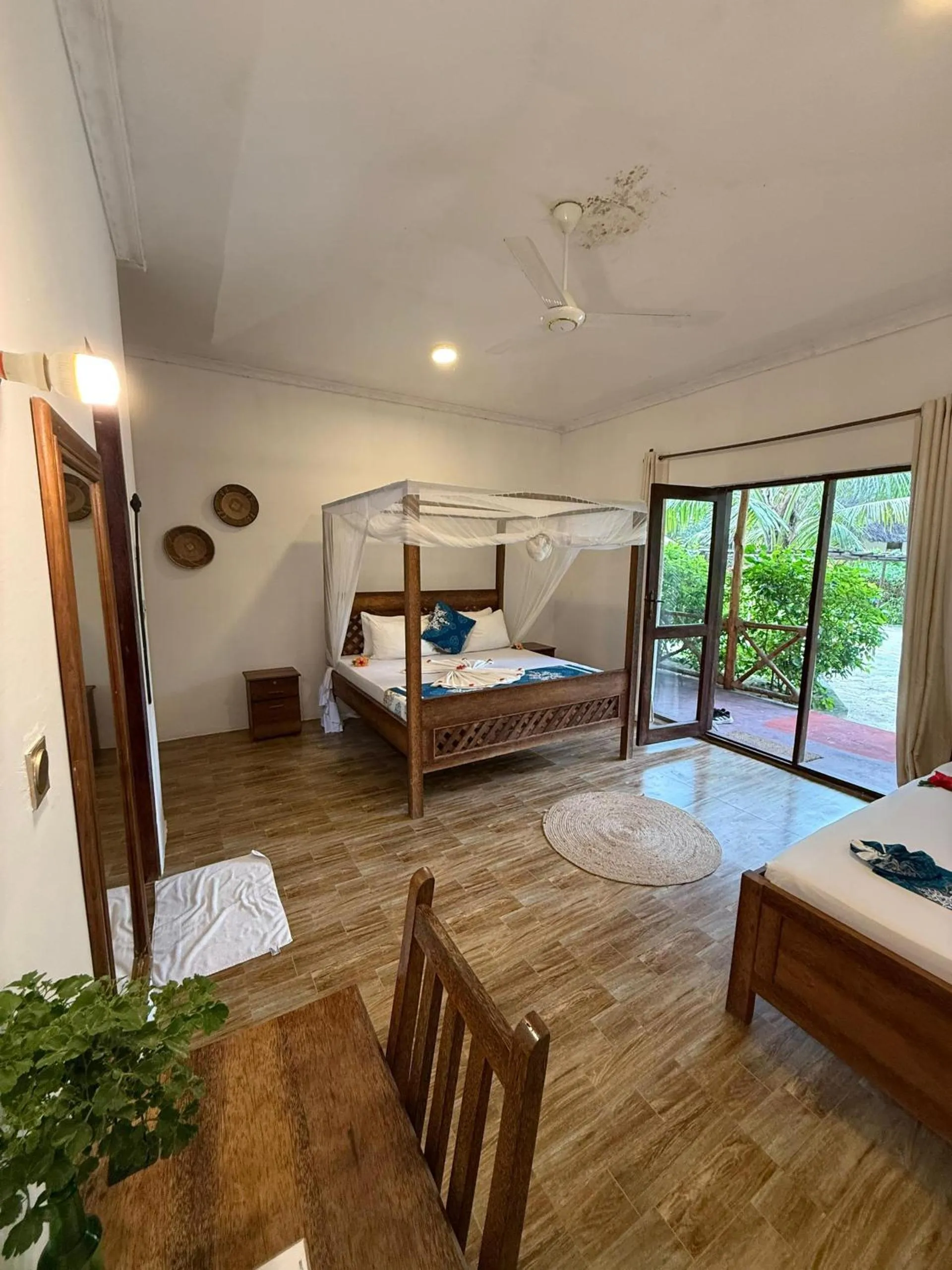 Photo of the whole room, Bed in Moayana Liora Zanzibar