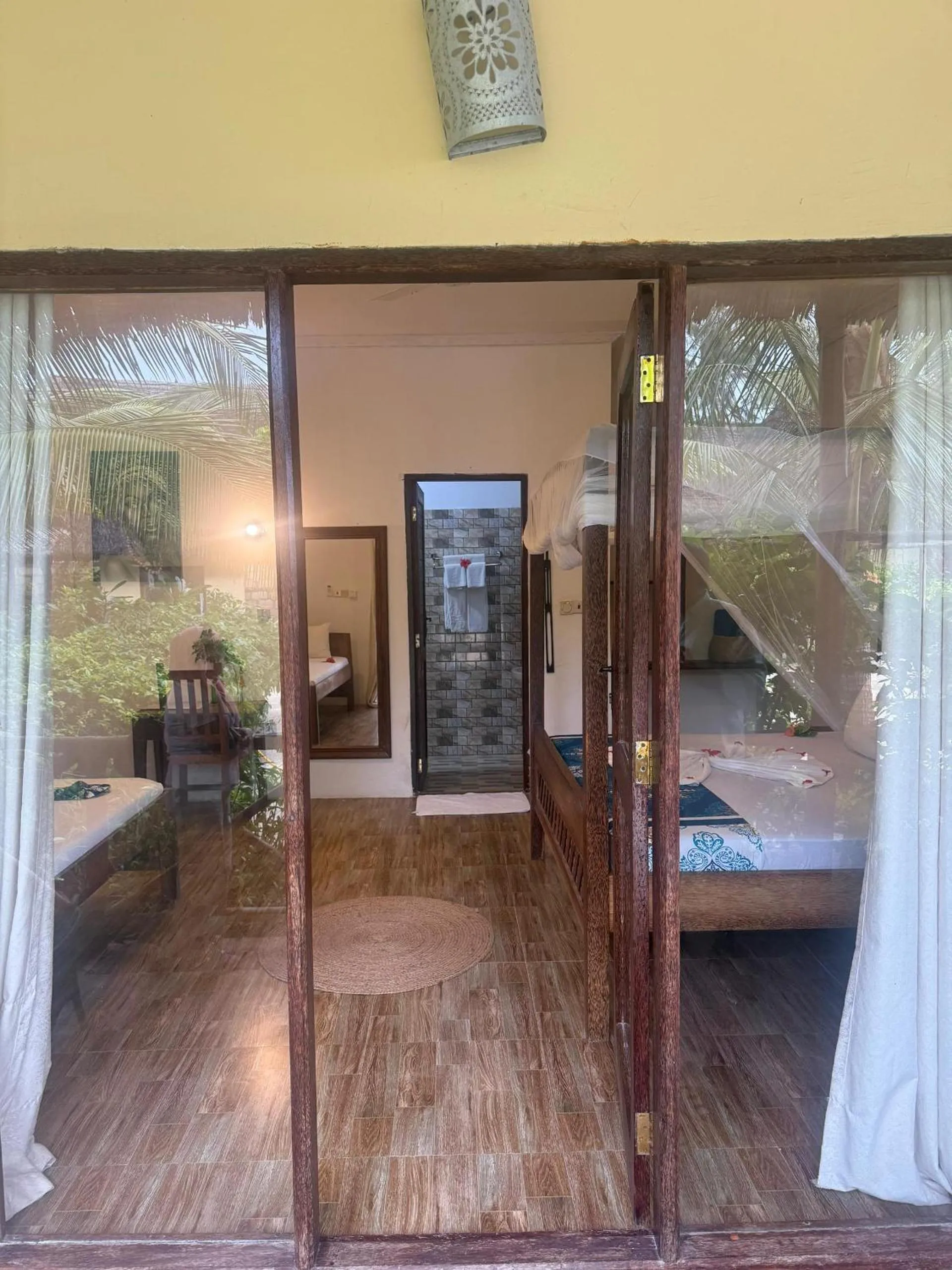 Photo of the whole room, Bed in Amber Lodge