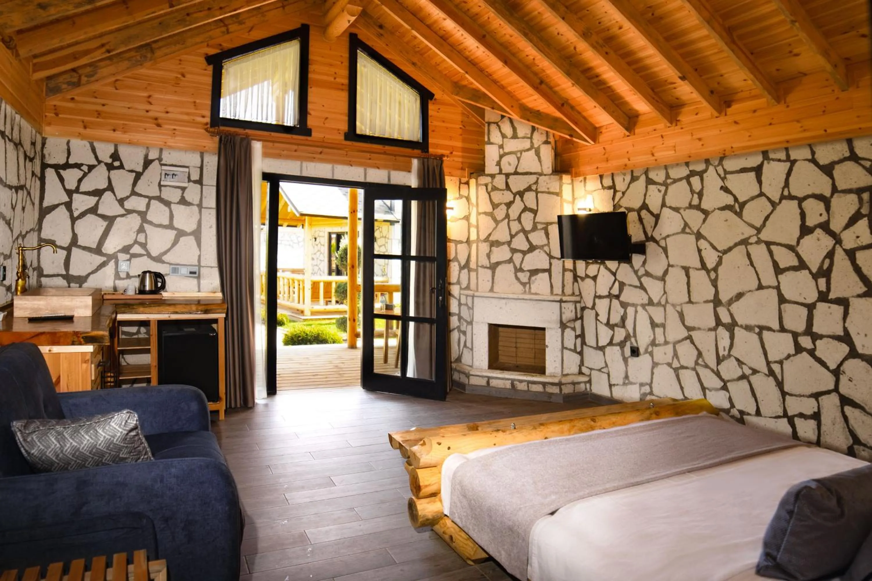 Bed in MUKHA ORMANLI