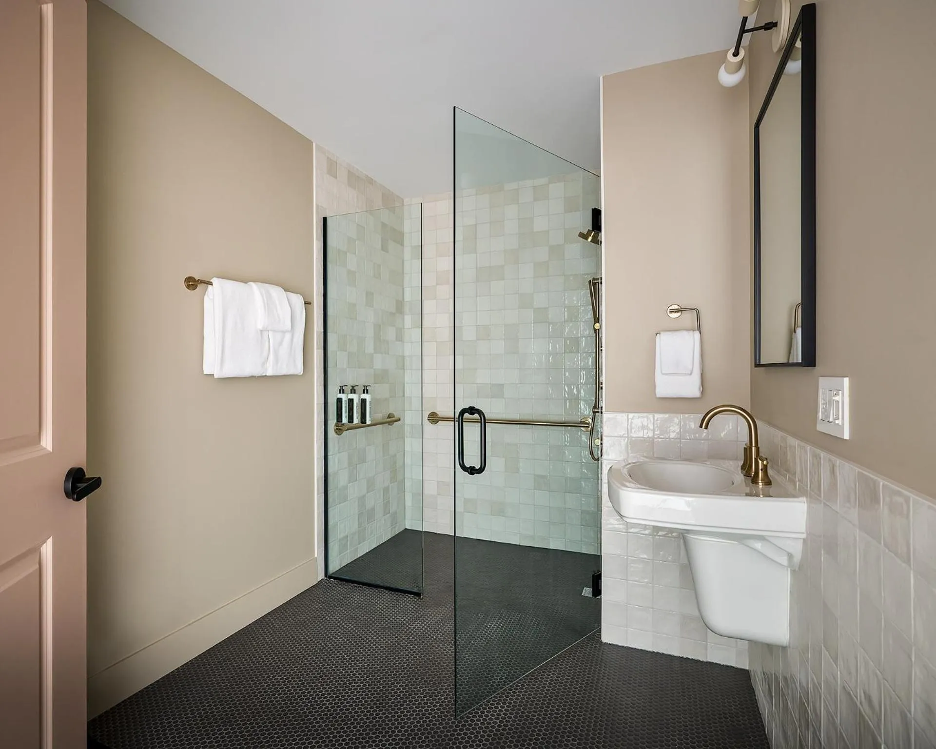 Shower in The Neighborhood Hotel New Buffalo