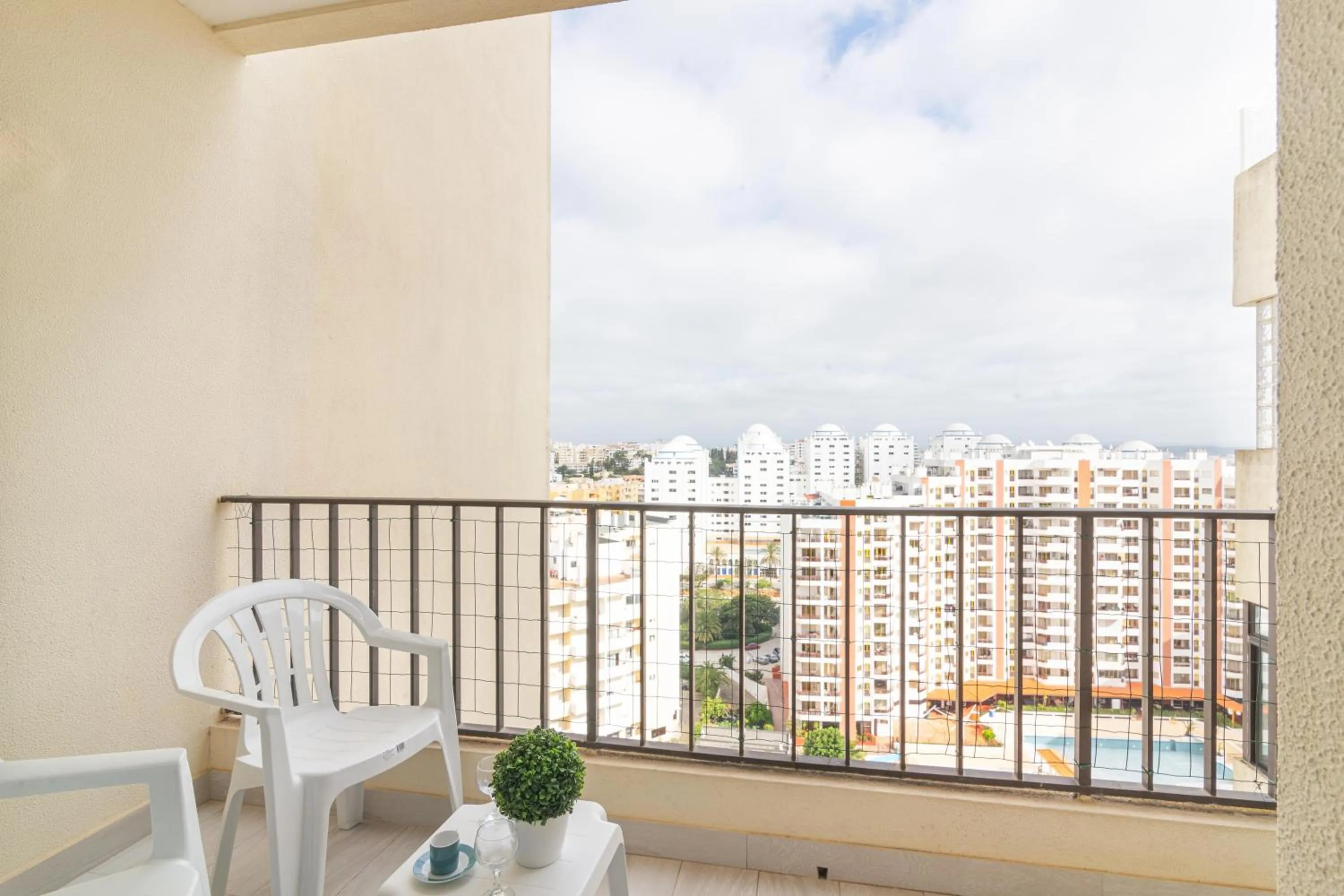 Property building in Cruzeiro - Silhueta Citadina