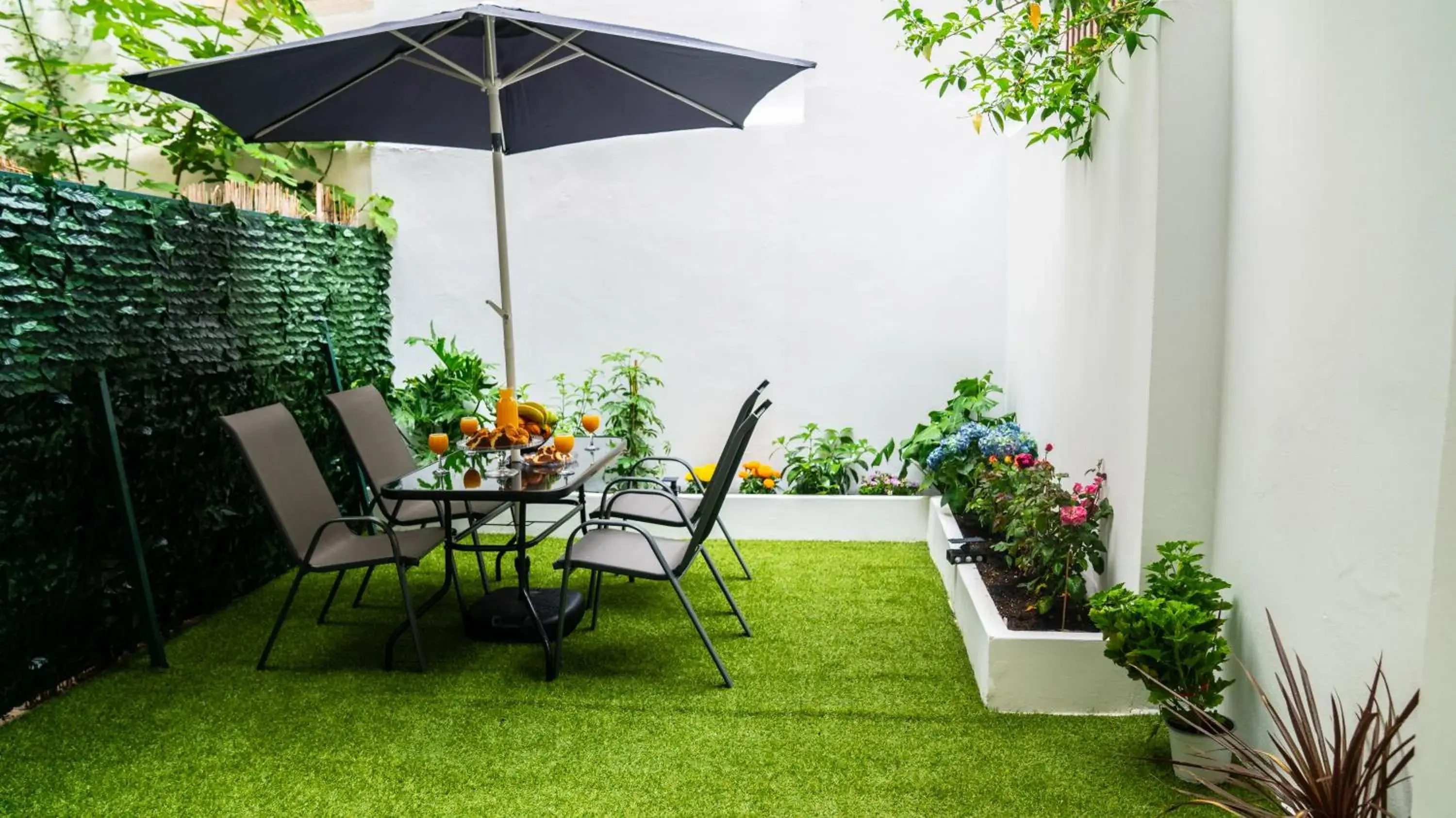 One-Bedroom Apartment in Lux Garden Apartment near Acropolis in the heart of Athens One-Bedroom Apartment in Lux Garden Apartment near Acropolis in the heart of Athens