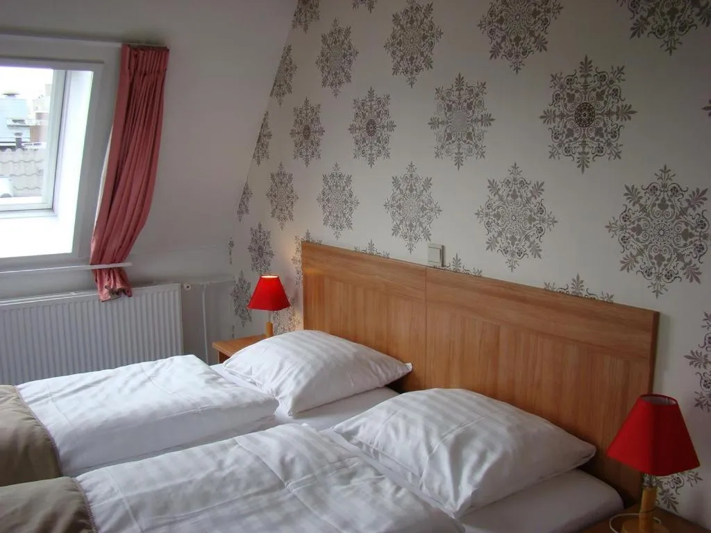 Bedroom, Bed in Rho Hotel