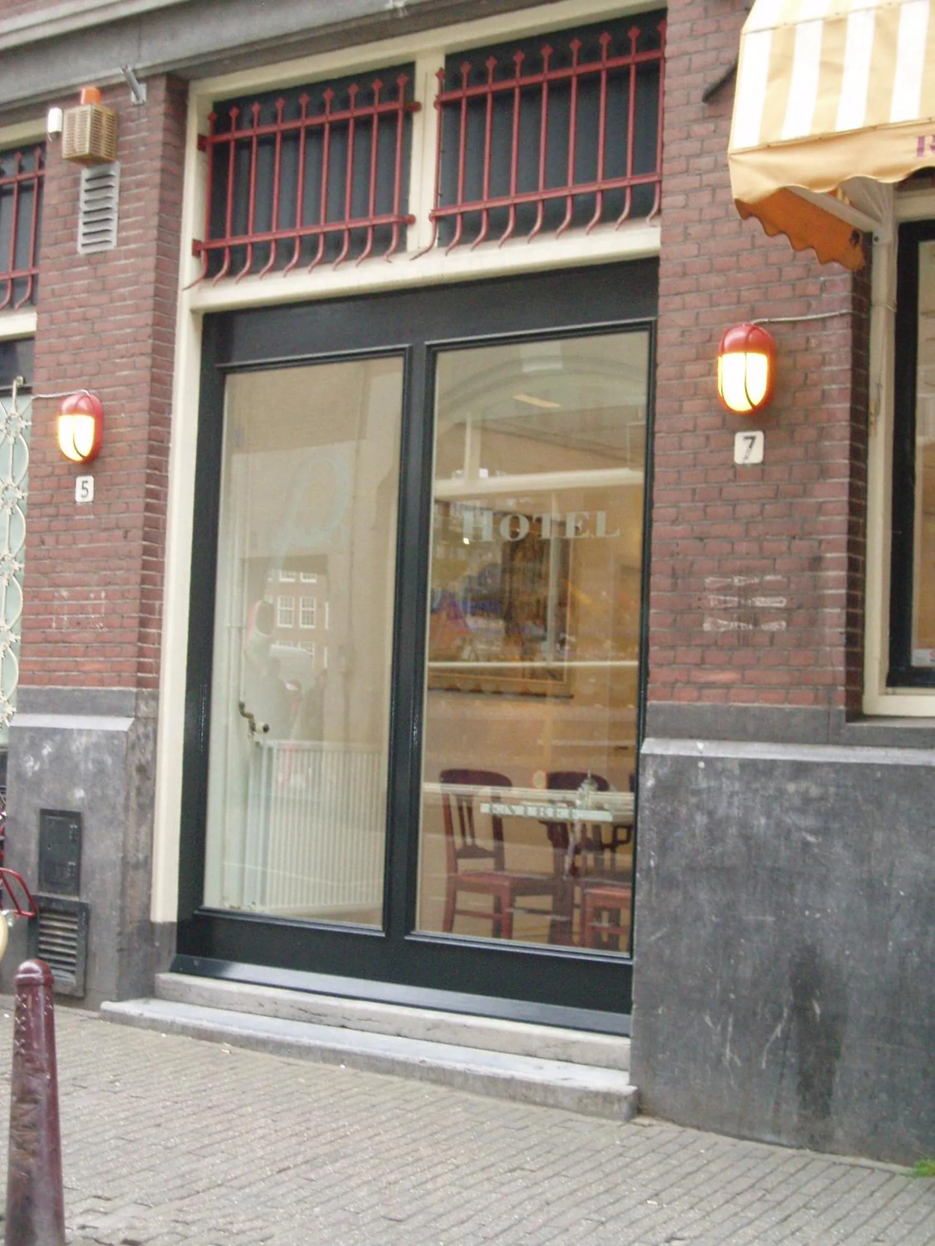 Facade/entrance in Rho Hotel