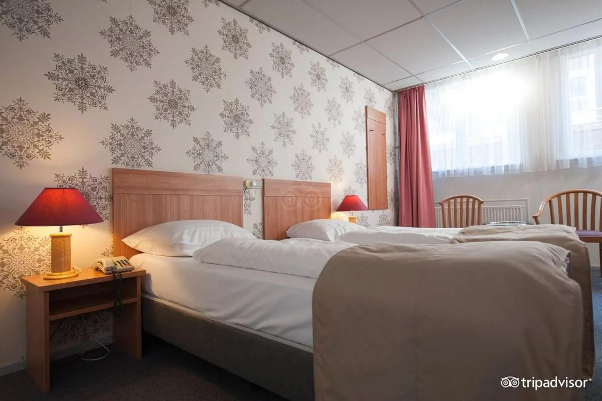 Bedroom, Bed in Rho Hotel