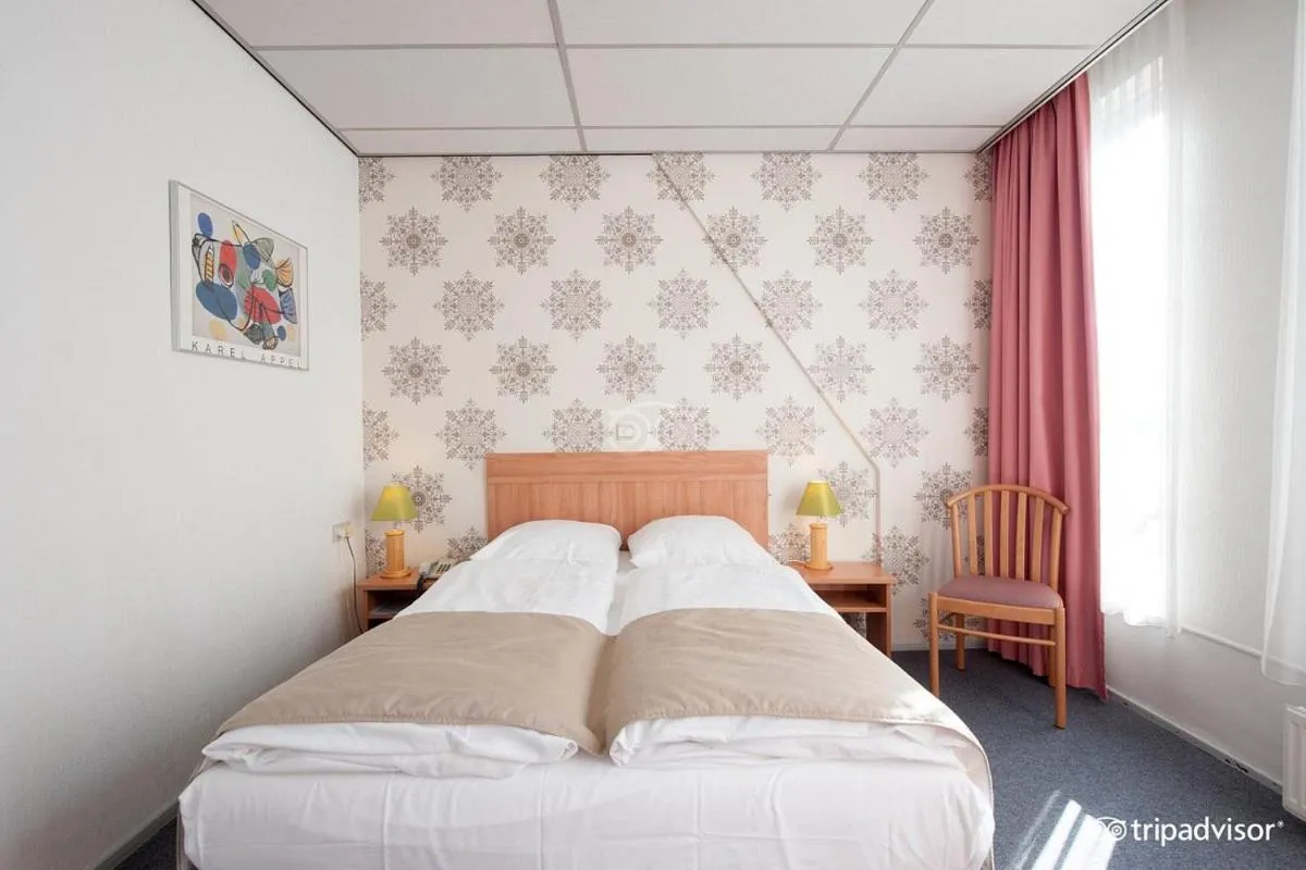 Bedroom, Bed in Rho Hotel