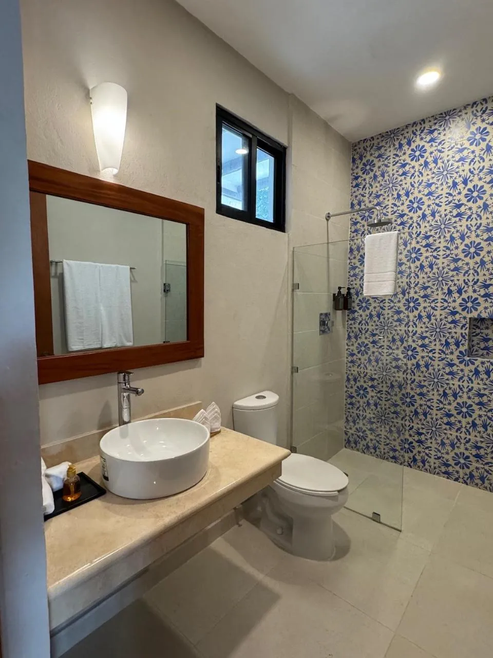 Shower in Frater Yucatán Hotel