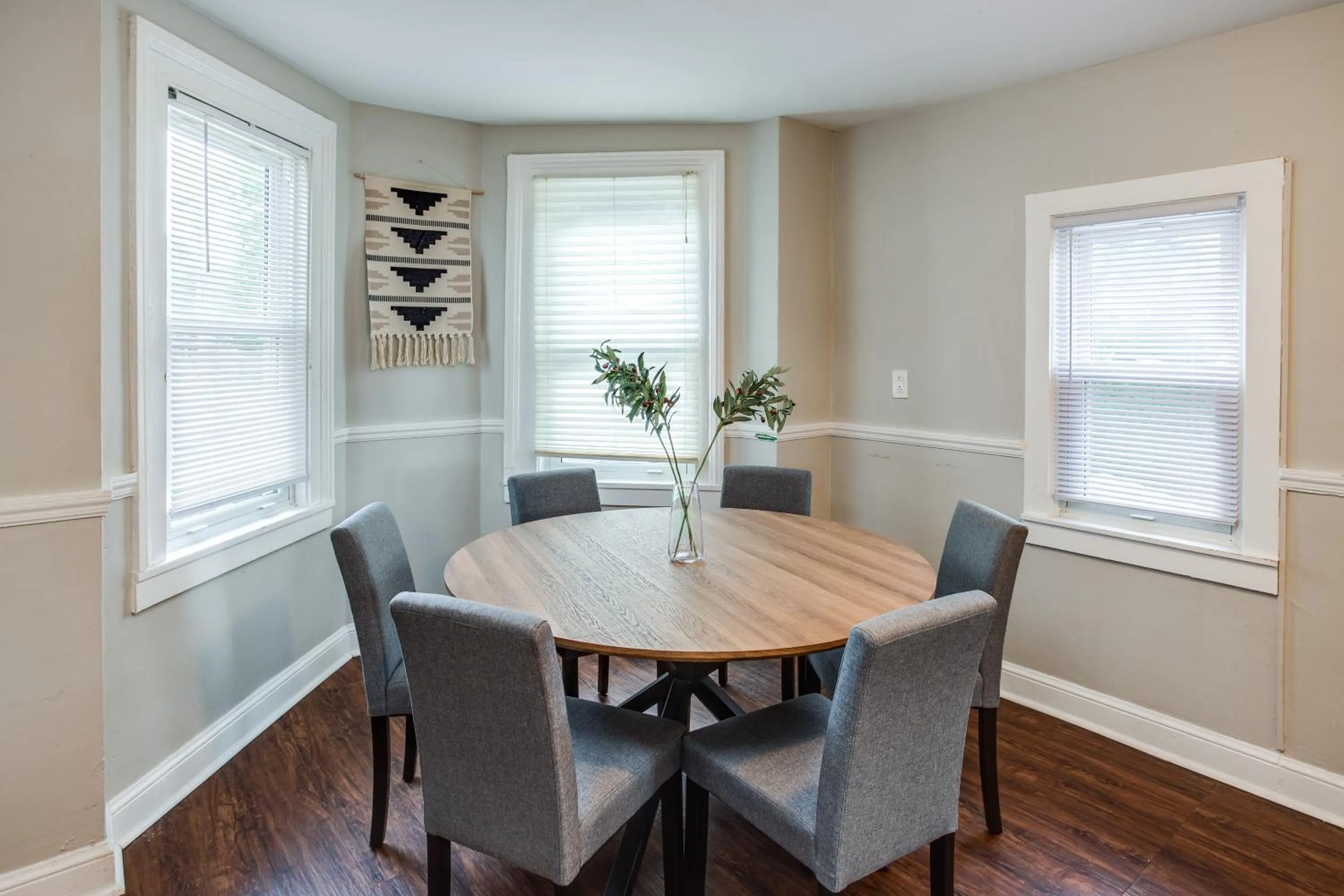 Dining area in 3BR Home with In-Unit Laundry, Parking, Sound Bar