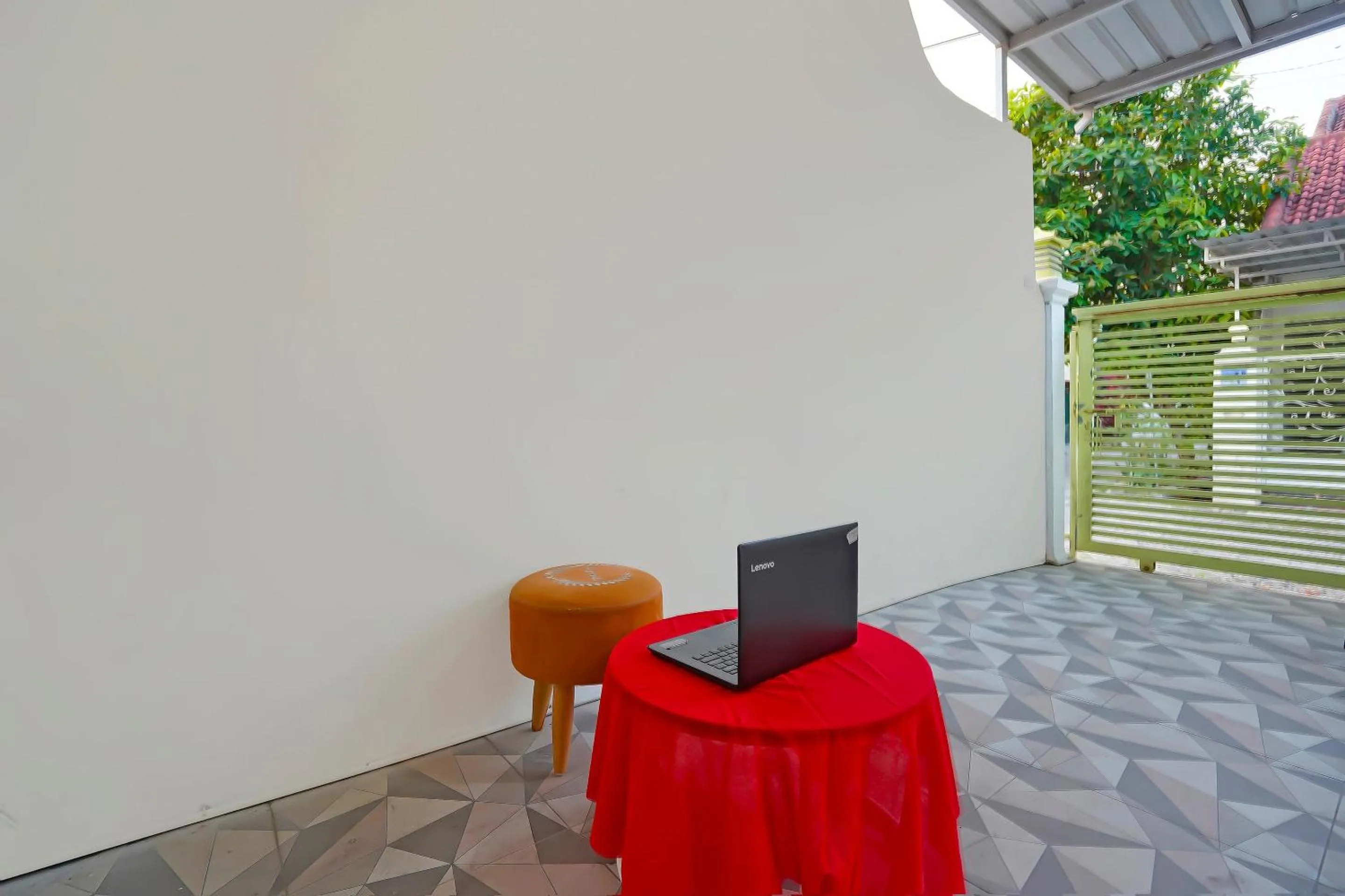 Lobby or reception in Hotel O Guesthouse Prima SyariahNearGPdI Anugerah