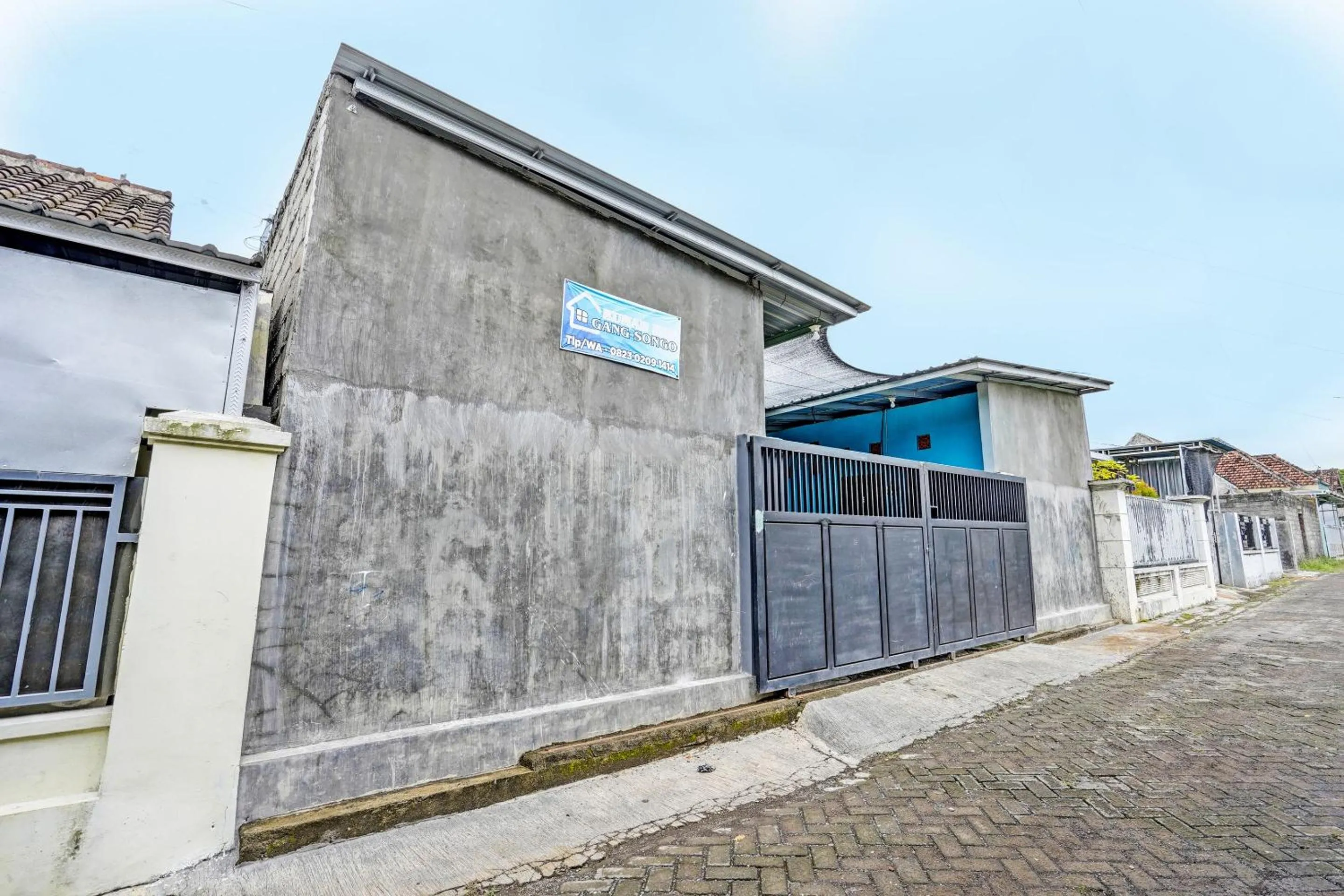 Facade/entrance in Hotel O Gang Songo Syariah HomestayNearWisata Osing