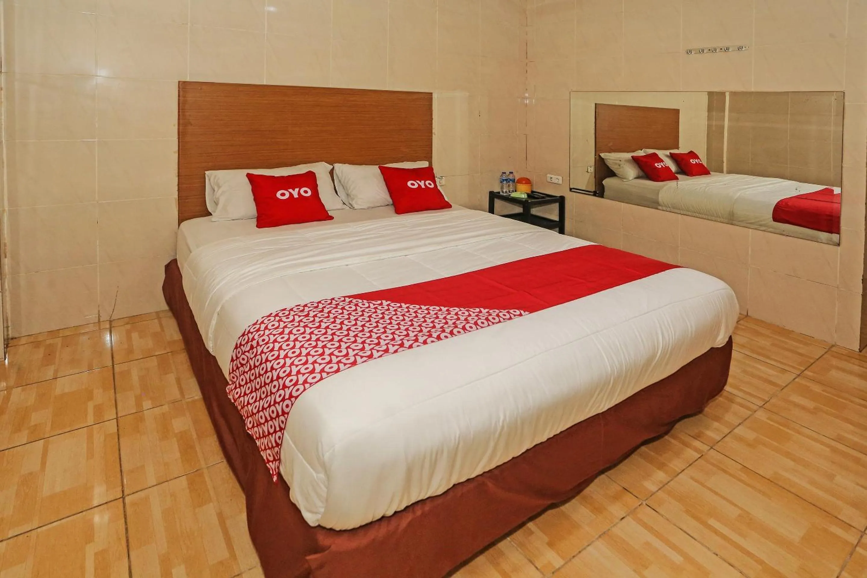 Bedroom, Bed in Hotel O Ciputat