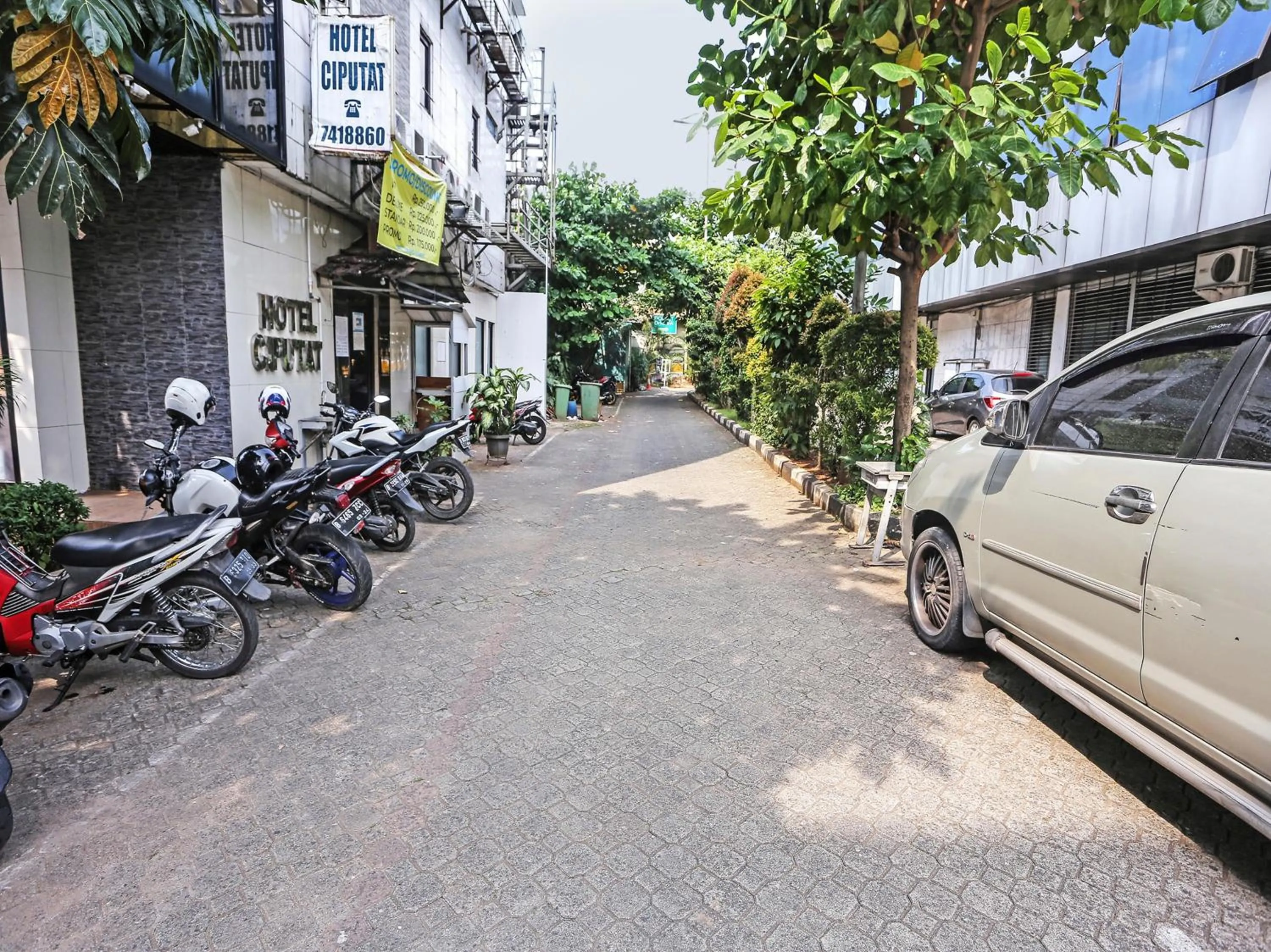 Facade/entrance in Hotel O Ciputat