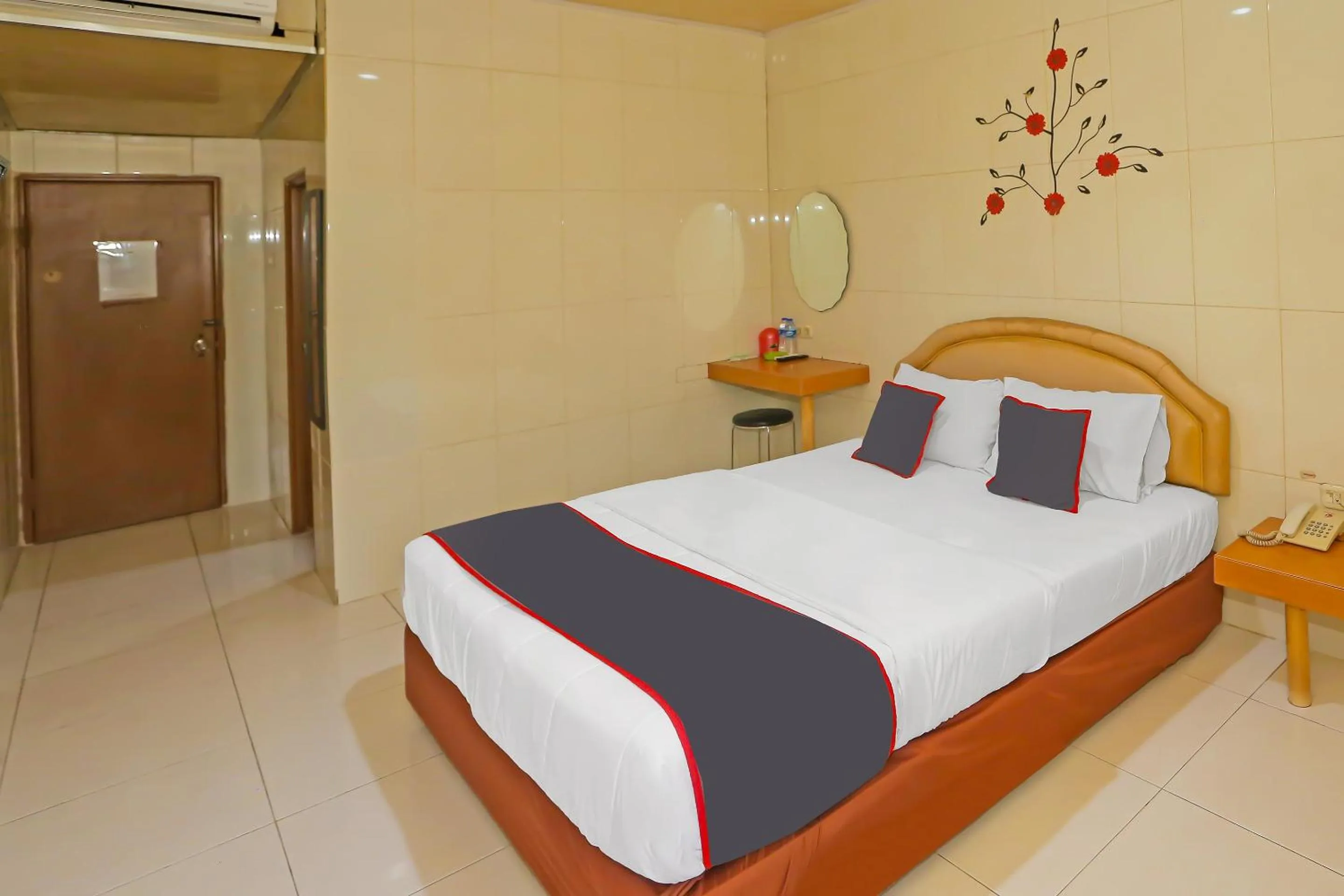 Bedroom, Bed in Hotel O Sion Holiday