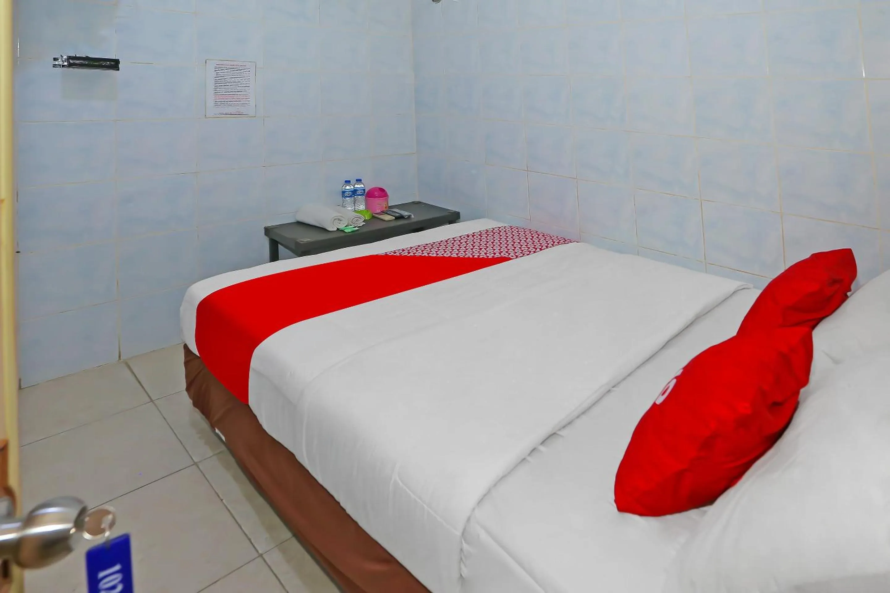 Bedroom, Bed in Hotel O Bintaro