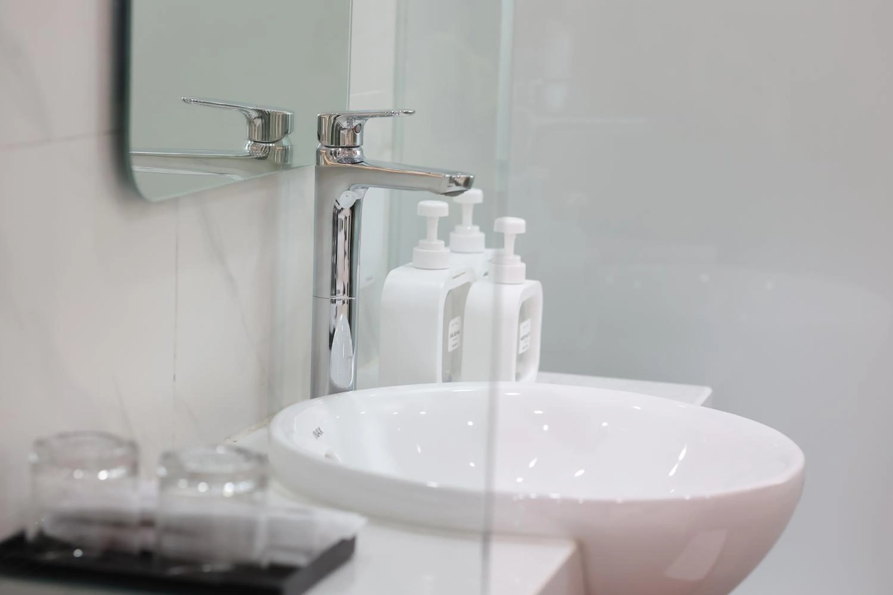 Shower in The Cosy Inn Hanoi