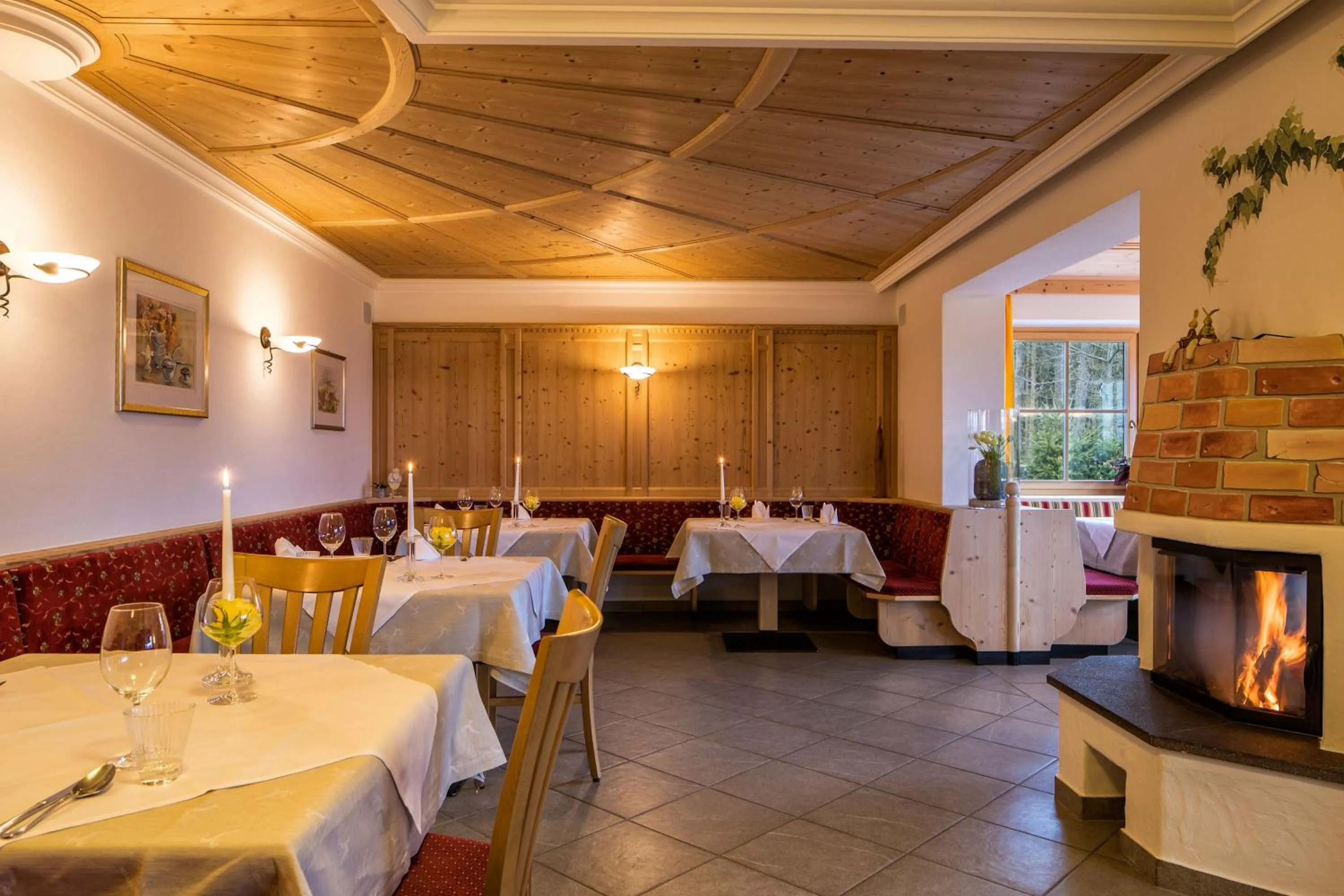 Restaurant/places to eat in Hotel Landgasthof Lärchenwald