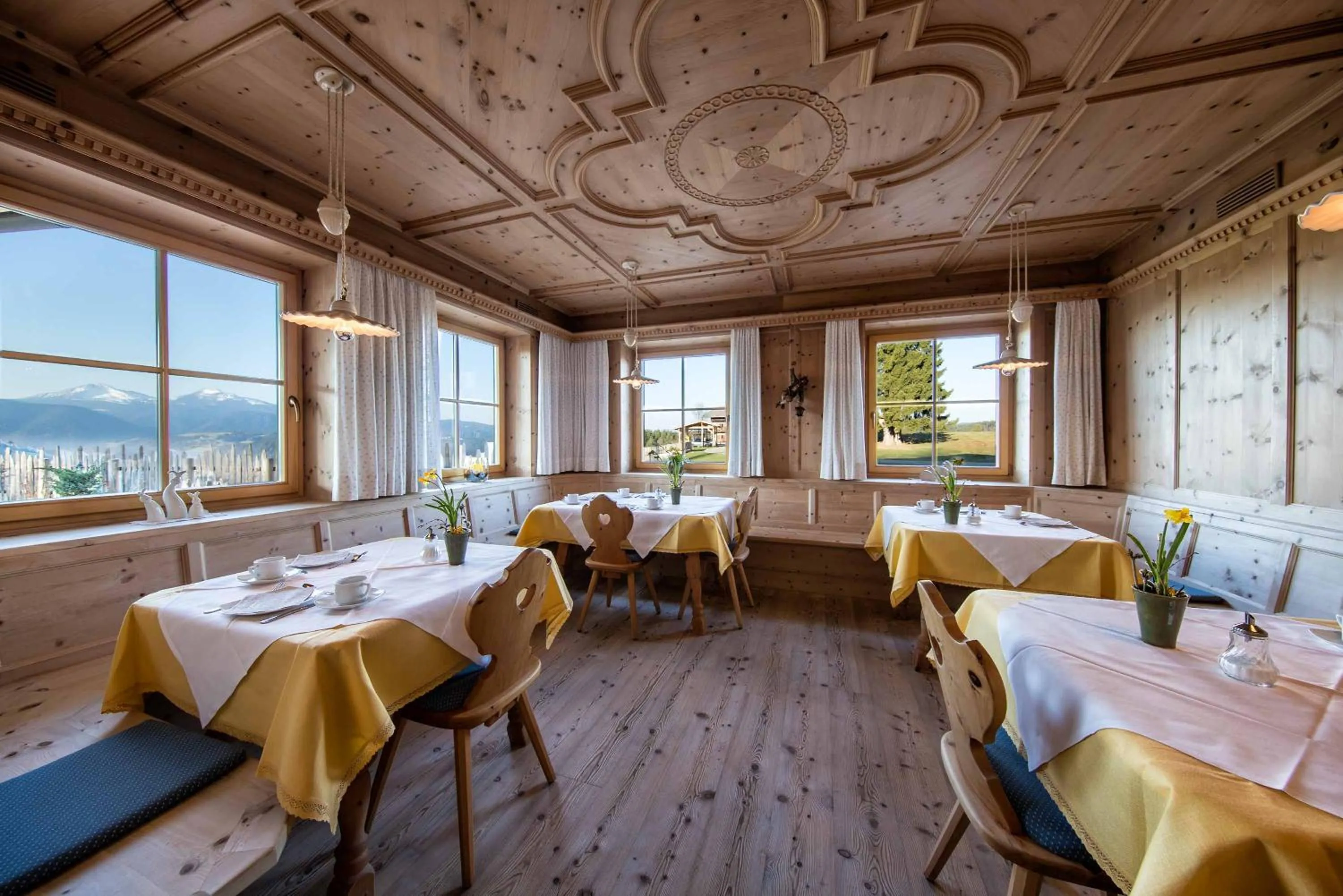 Restaurant/places to eat in Hotel Landgasthof Lärchenwald