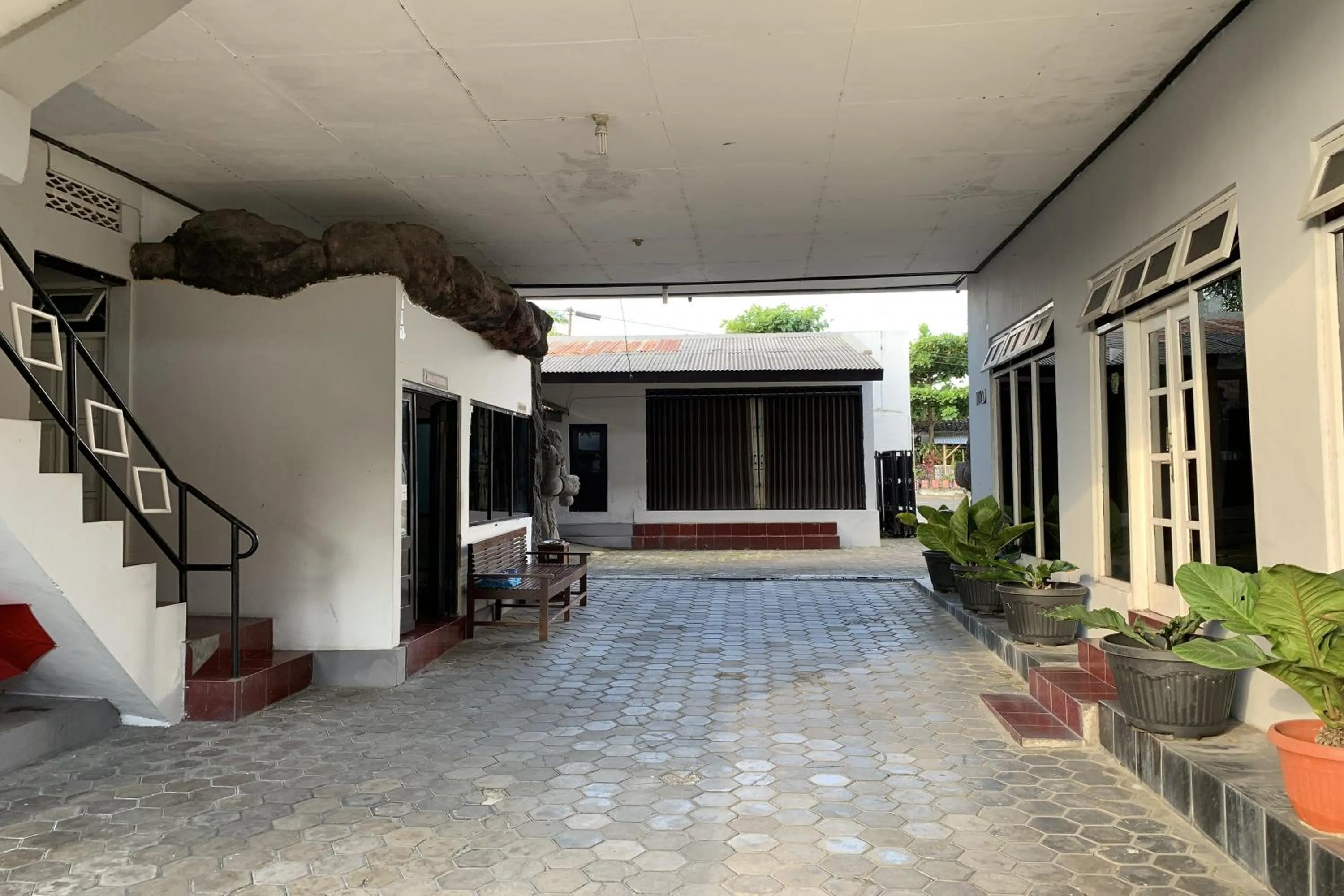 Property building in Hotel Merak Indah