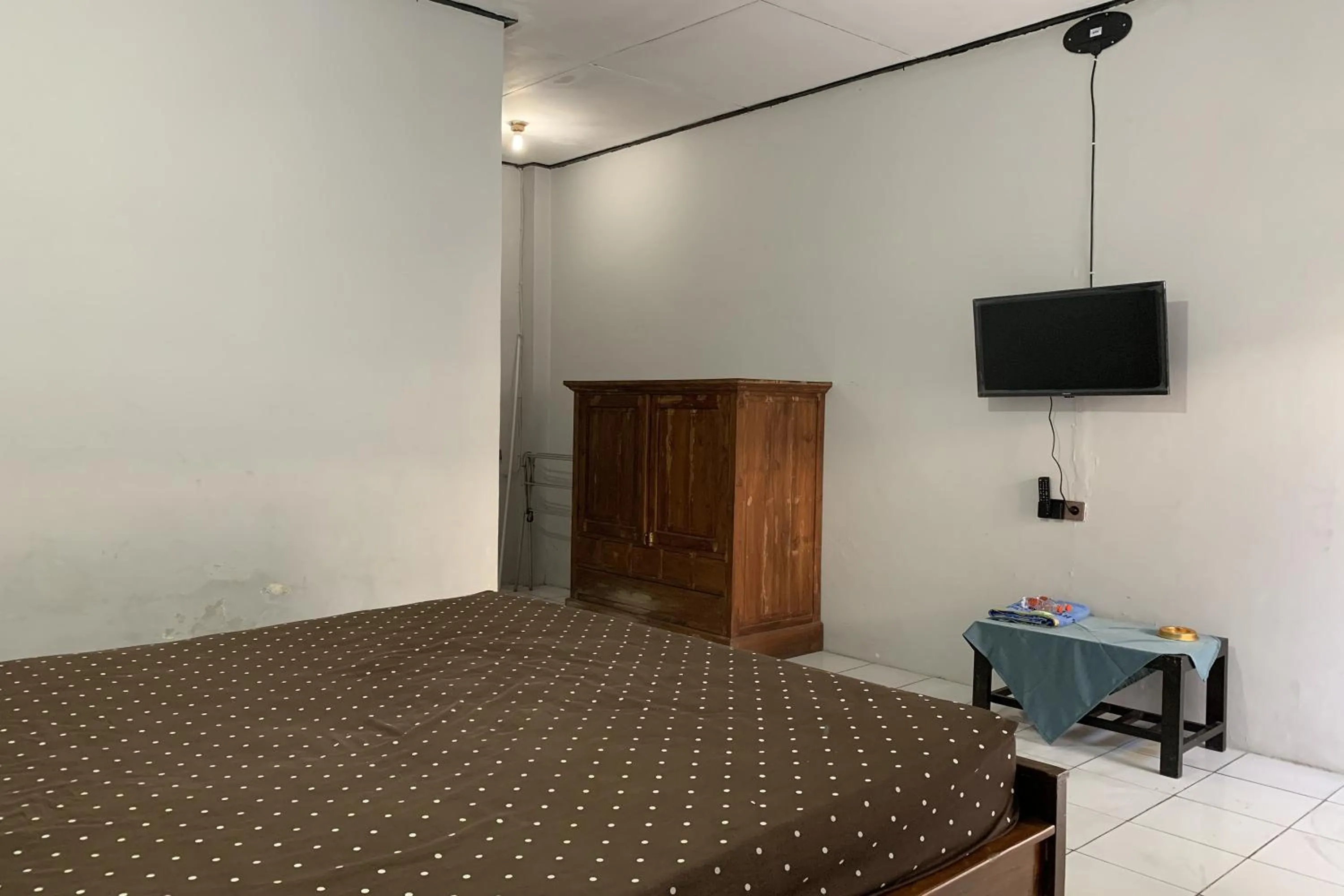 Bed in Hotel Merak Indah