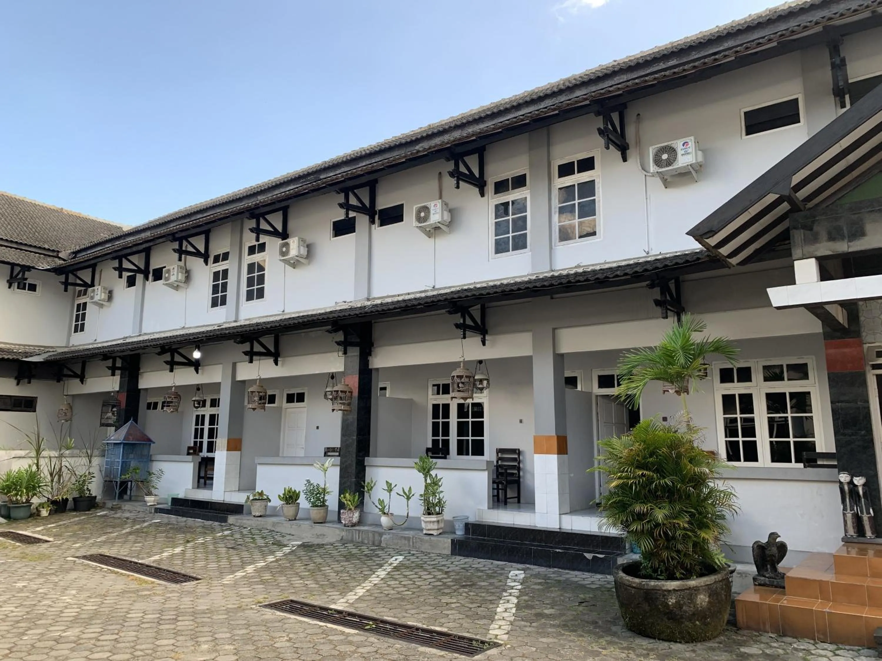 Property building in Hotel Merak Indah