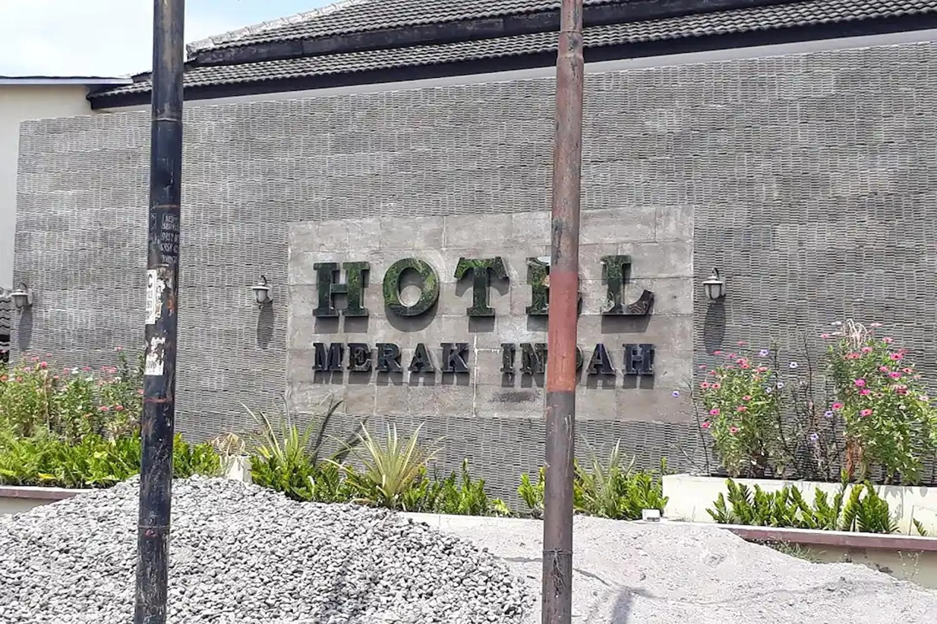 Property building in Hotel Merak Indah