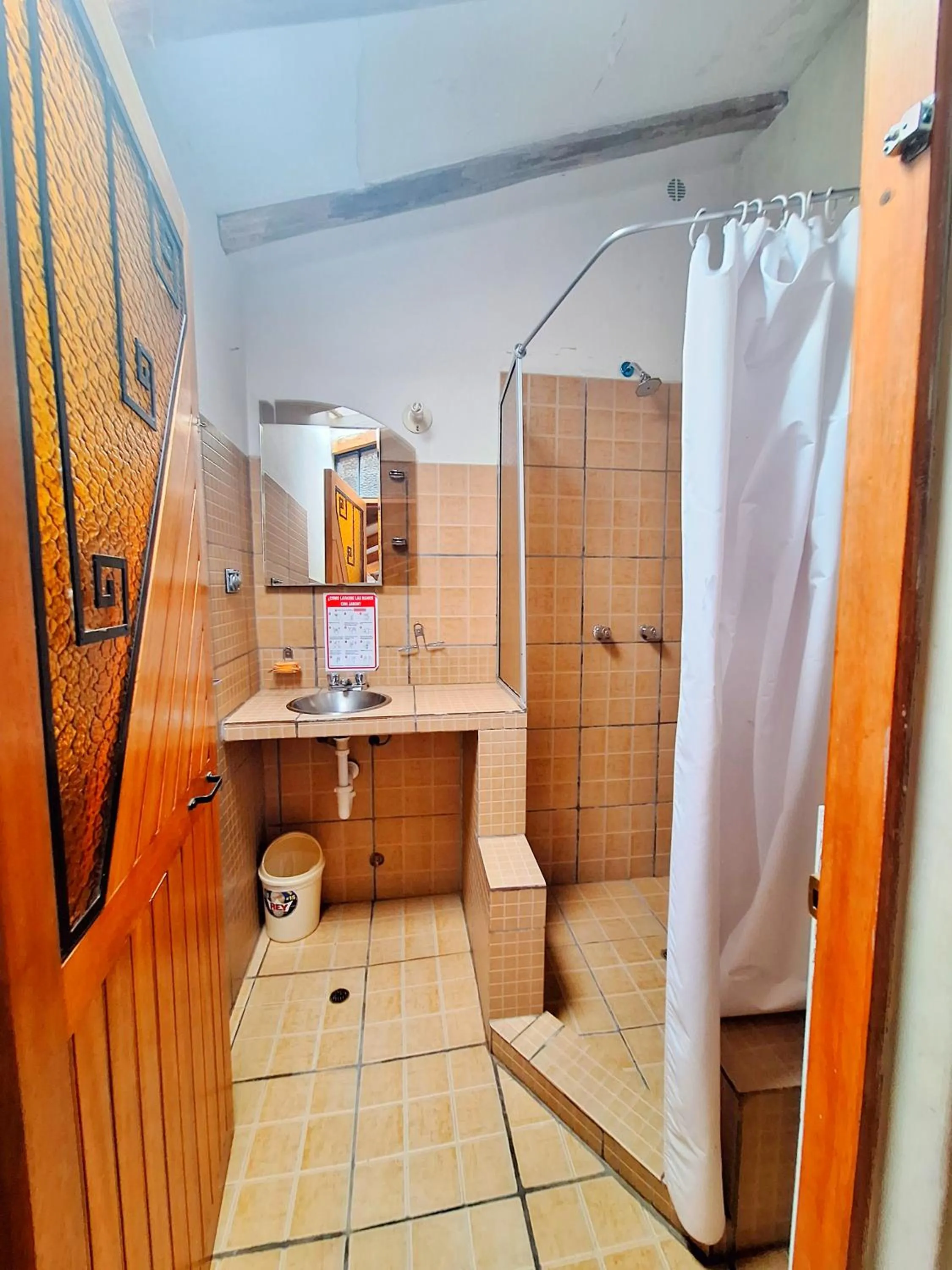 Shower in Andenes del Sol