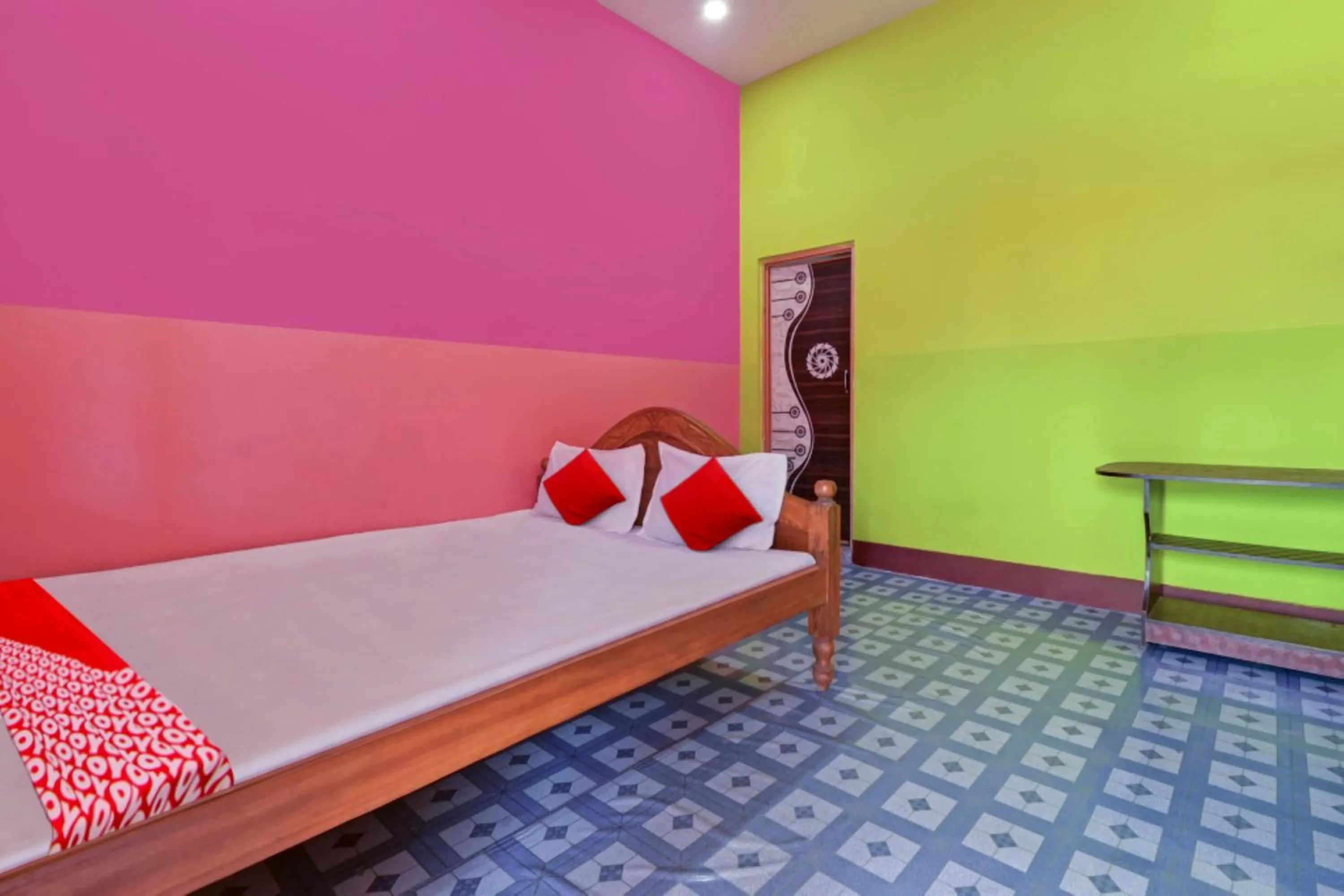 Bedroom, Bed in Hotel O WELCOME RESORT & FAMILY RESTAURANT