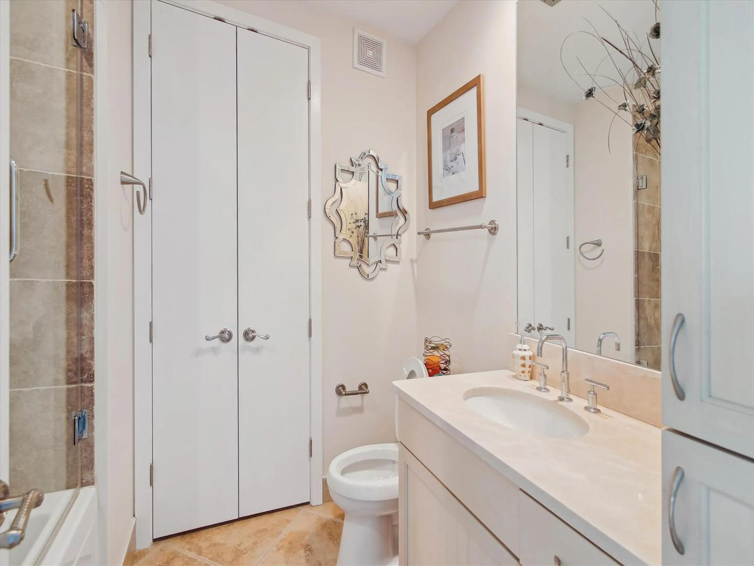 Property building in Diamond Beach 510-mermaid Manor