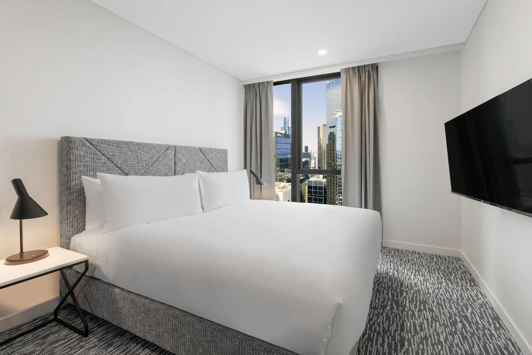 Bedroom, Bed in Meriton Suites Melbourne
