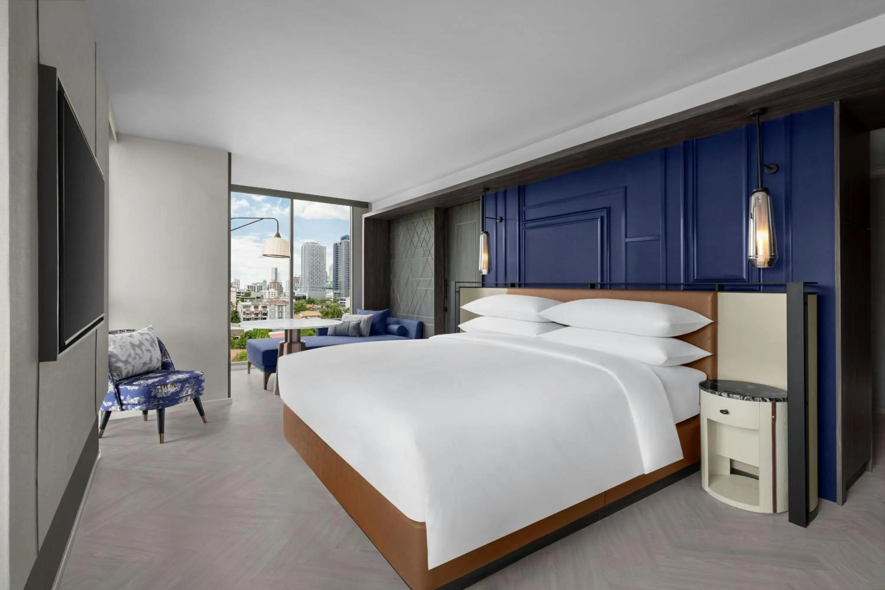 Photo of the whole room, Bed in Madi Paidi Bangkok, Autograph Collection