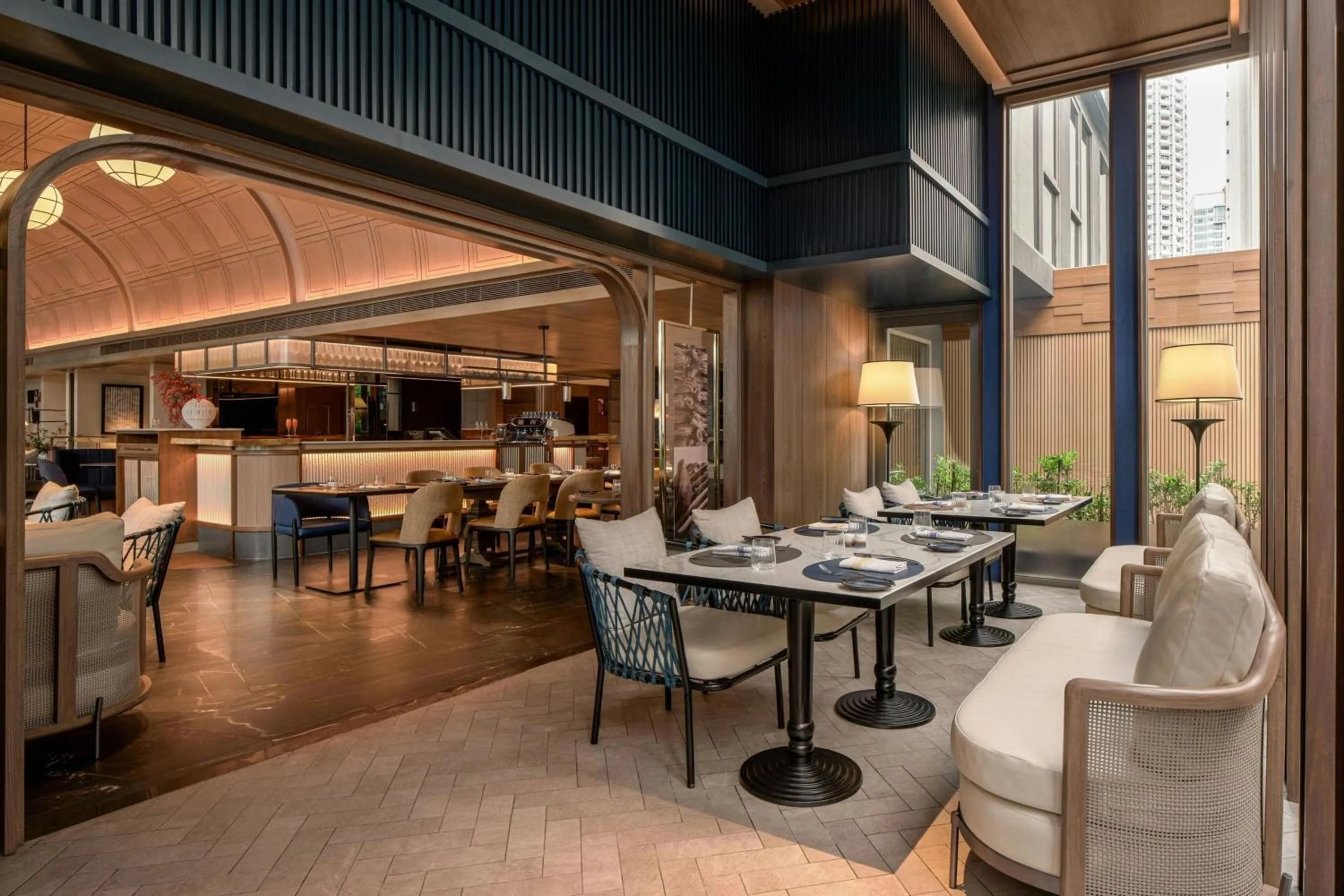 Restaurant/places to eat in Madi Paidi Bangkok, Autograph Collection