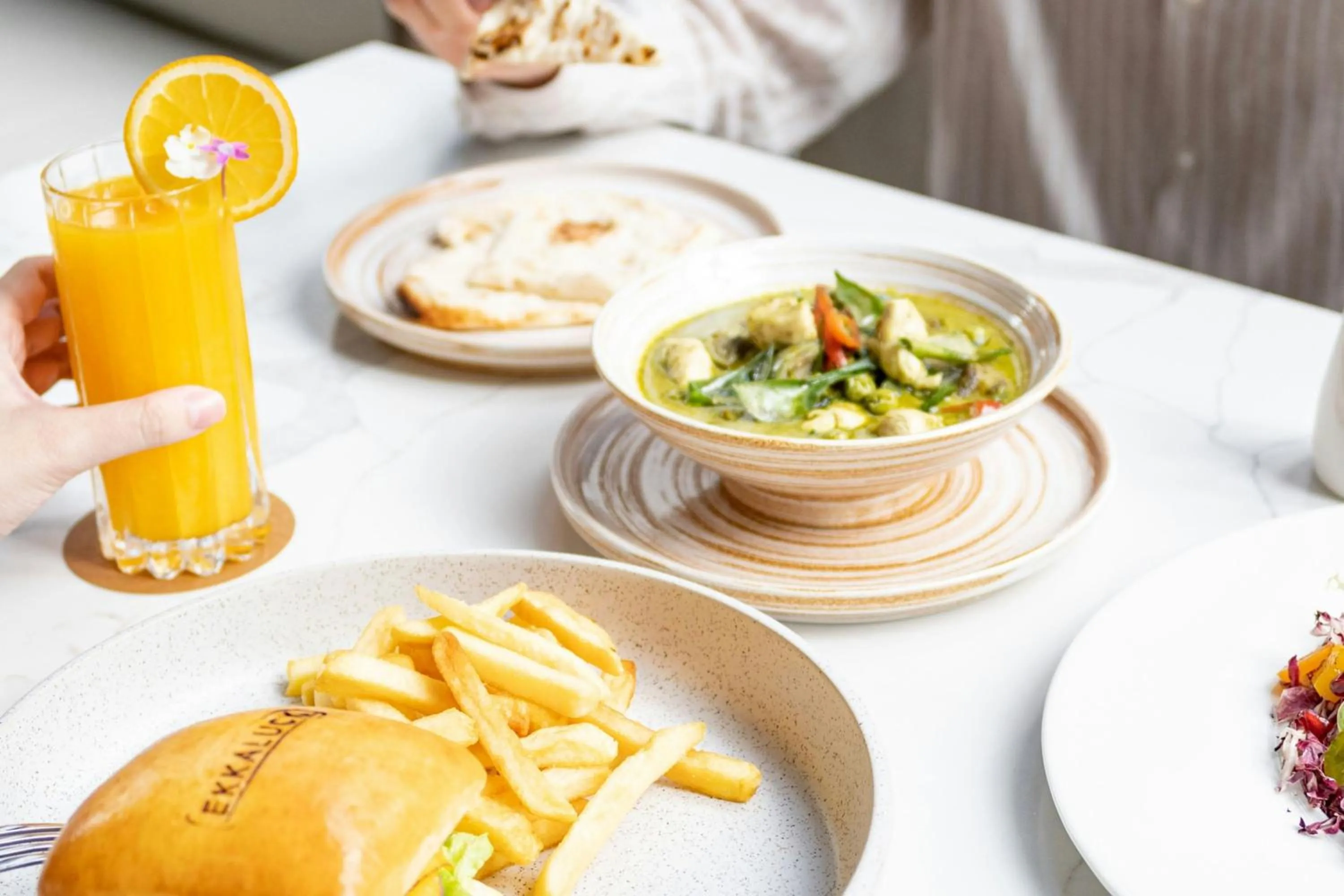 Restaurant/places to eat in Madi Paidi Bangkok, Autograph Collection