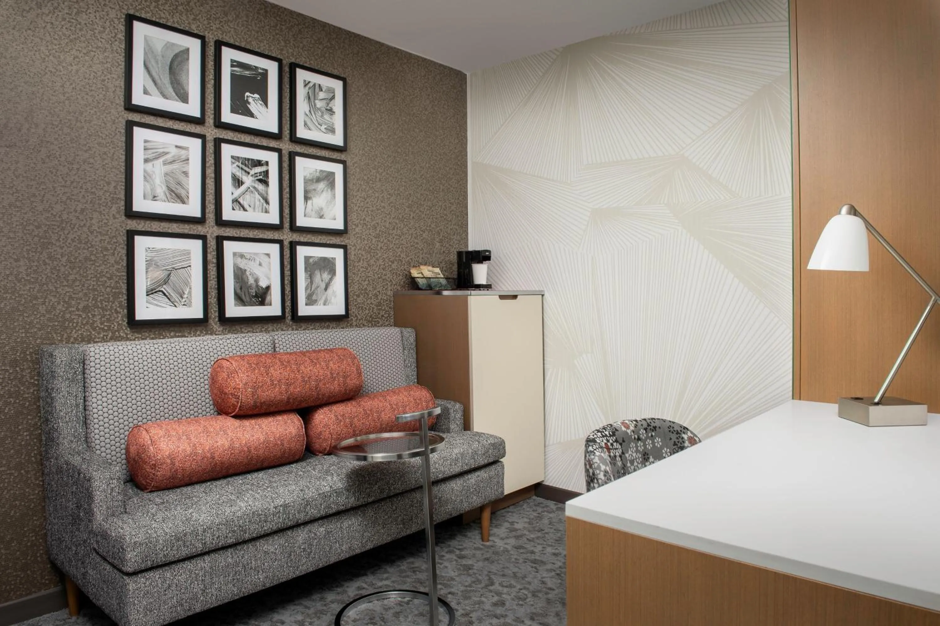 Bedroom, Bed in SpringHill Suites by Marriott New York Queens
