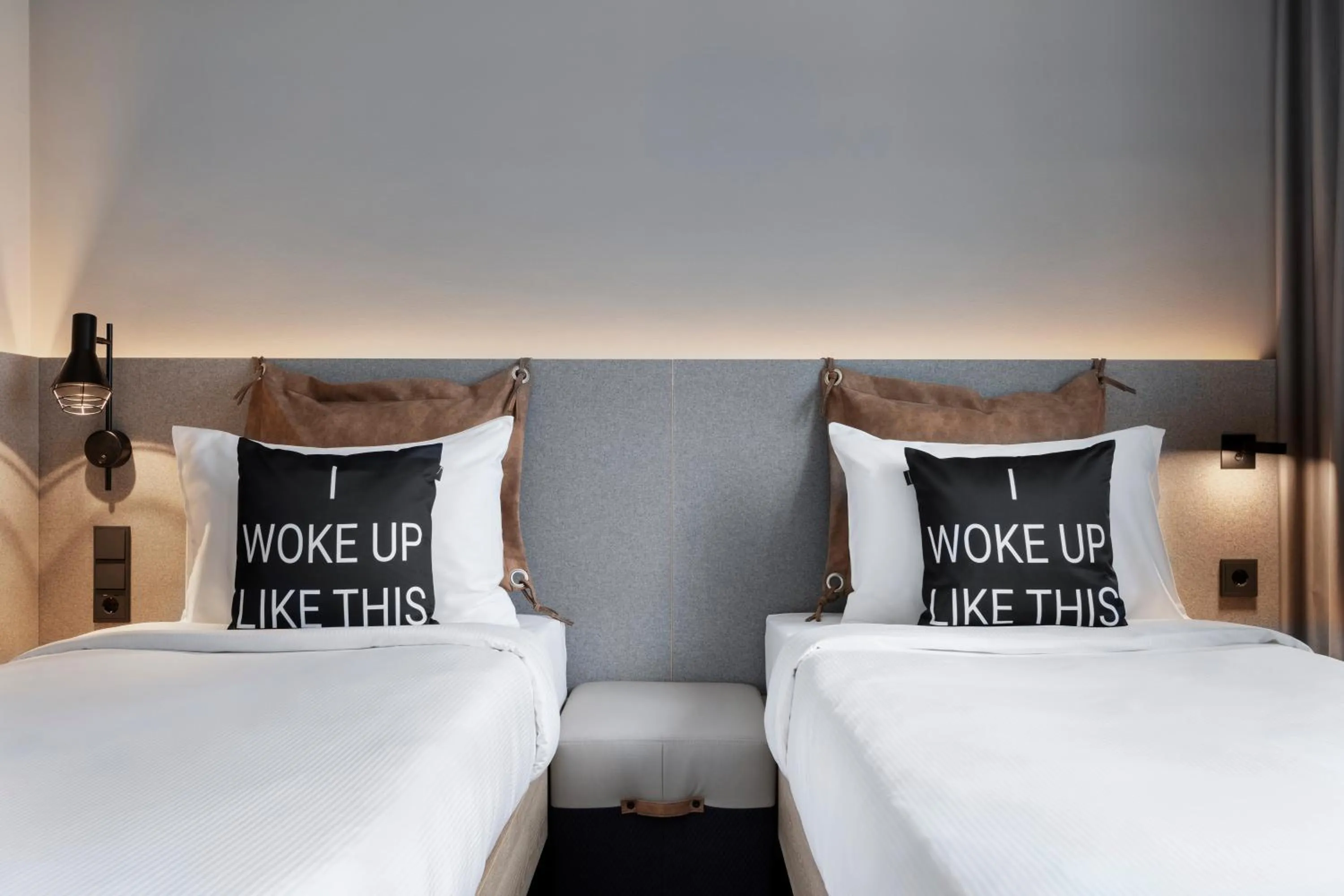 Photo of the whole room, Bed in Moxy Vienna City East