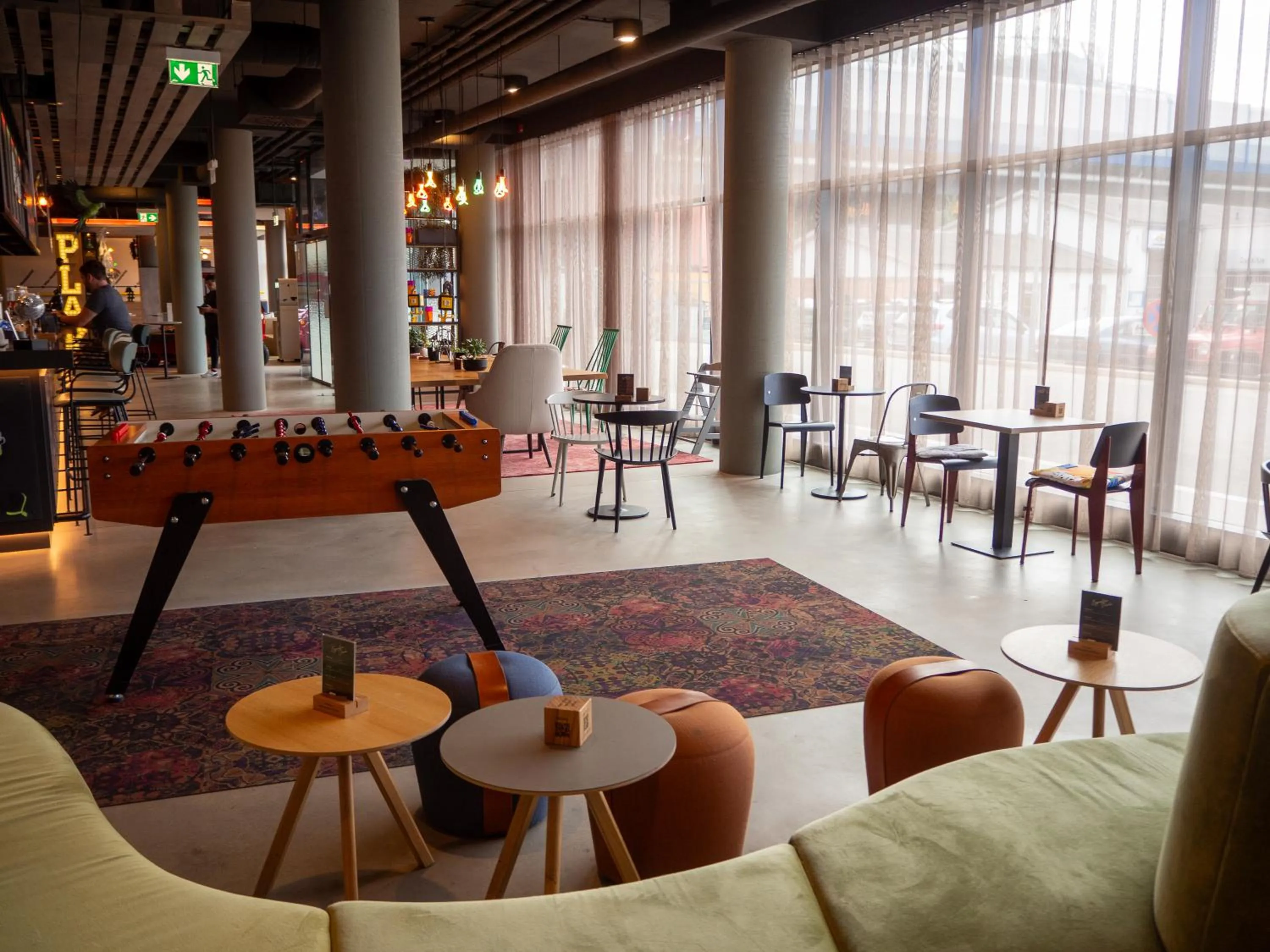 Lounge or bar in Moxy Vienna City East