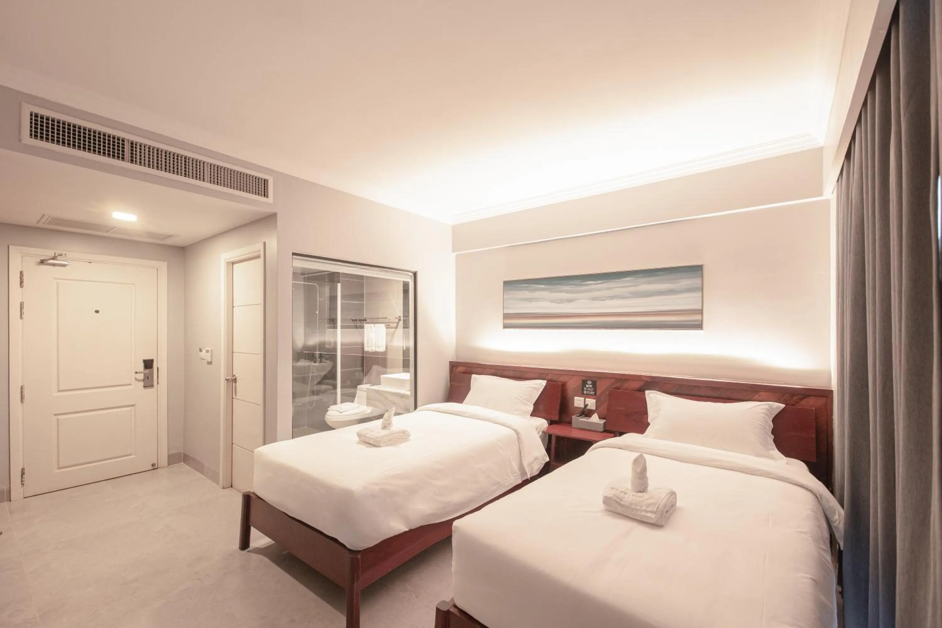 Photo of the whole room, Bed in Solar Hotel